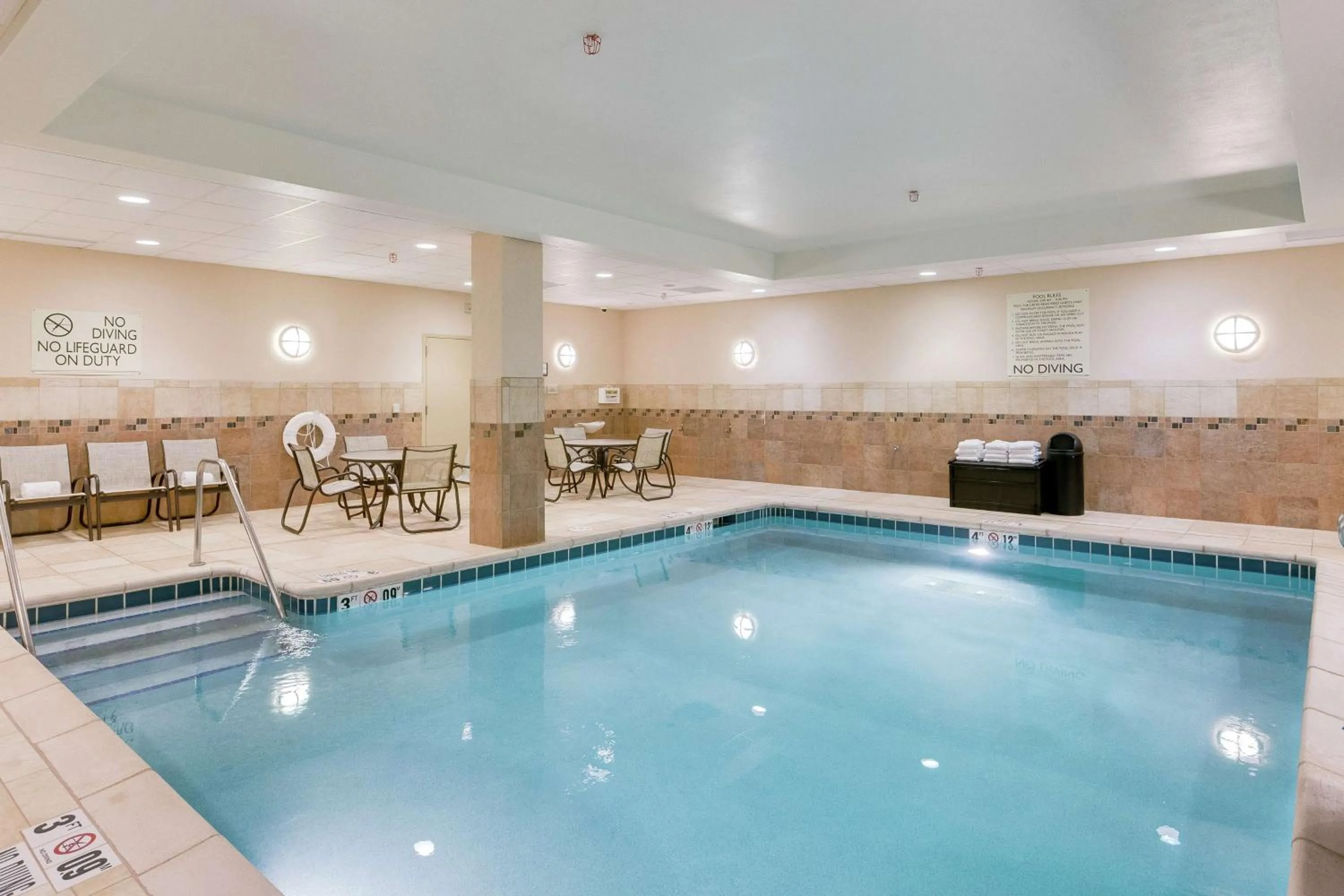 Pool view in Hilton Garden Inn Milwaukee Airport