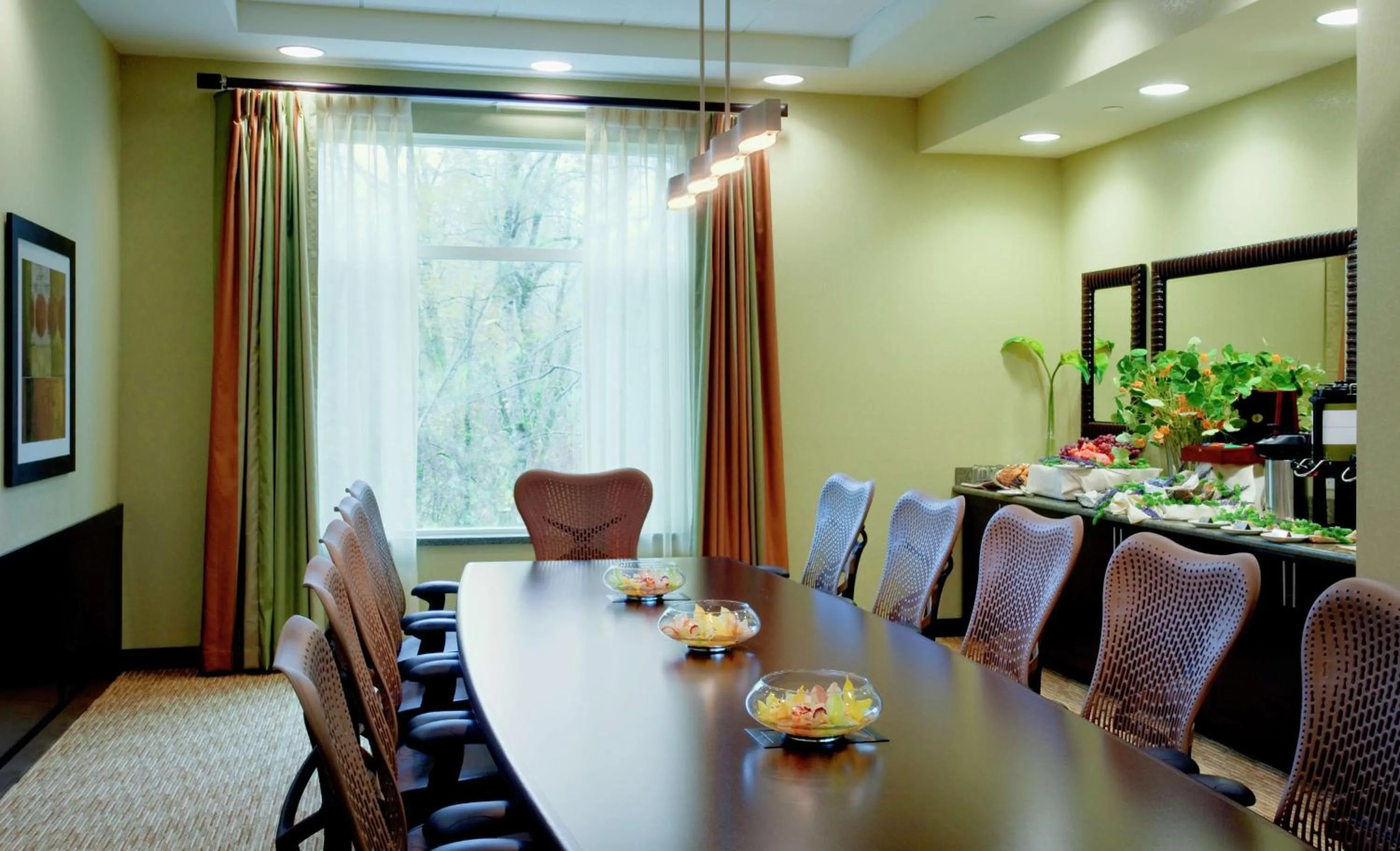 Meeting/conference room in Hilton Garden Inn Seattle/Bothell