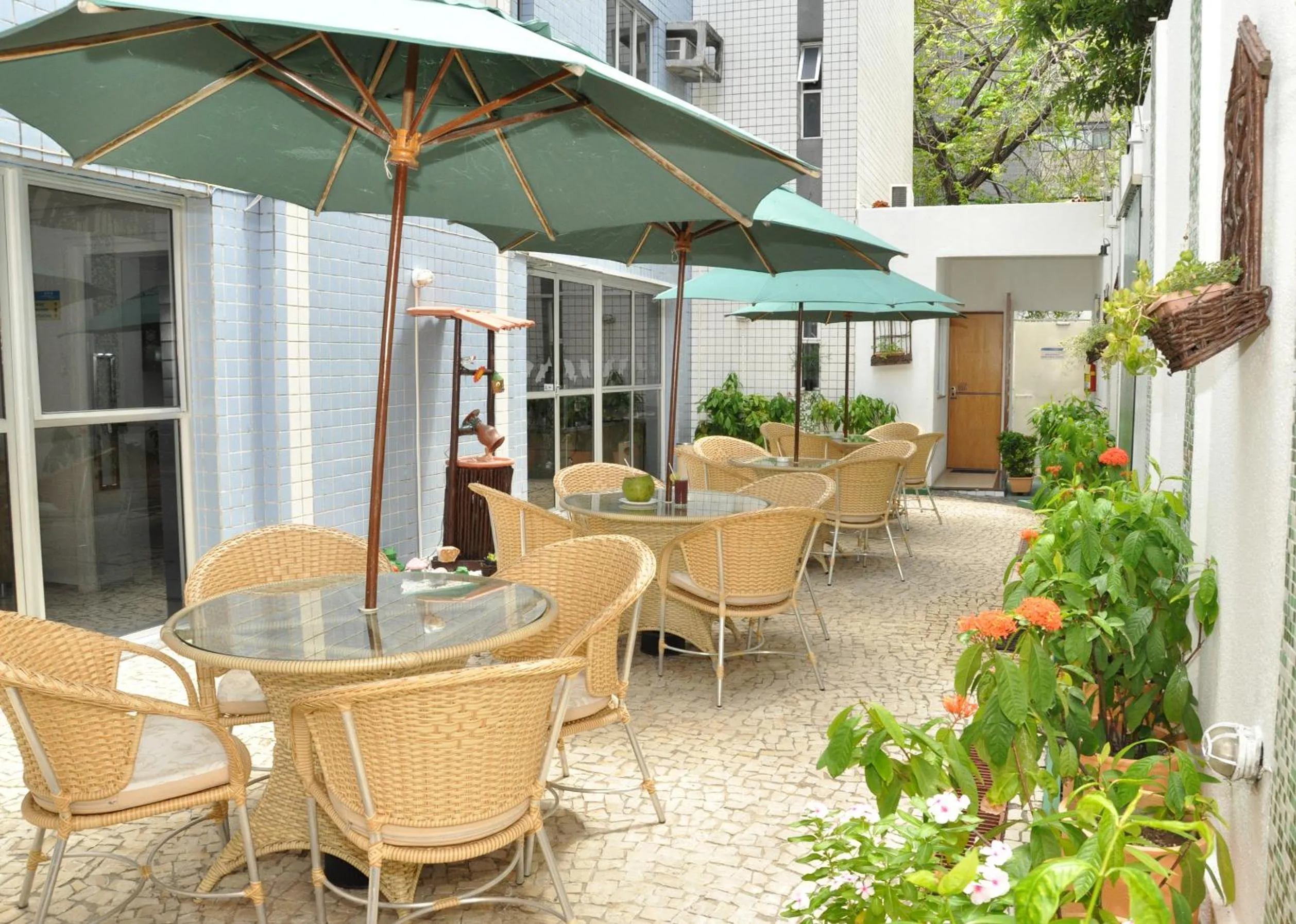 Lounge or bar in Vila Azul Praia Hotel