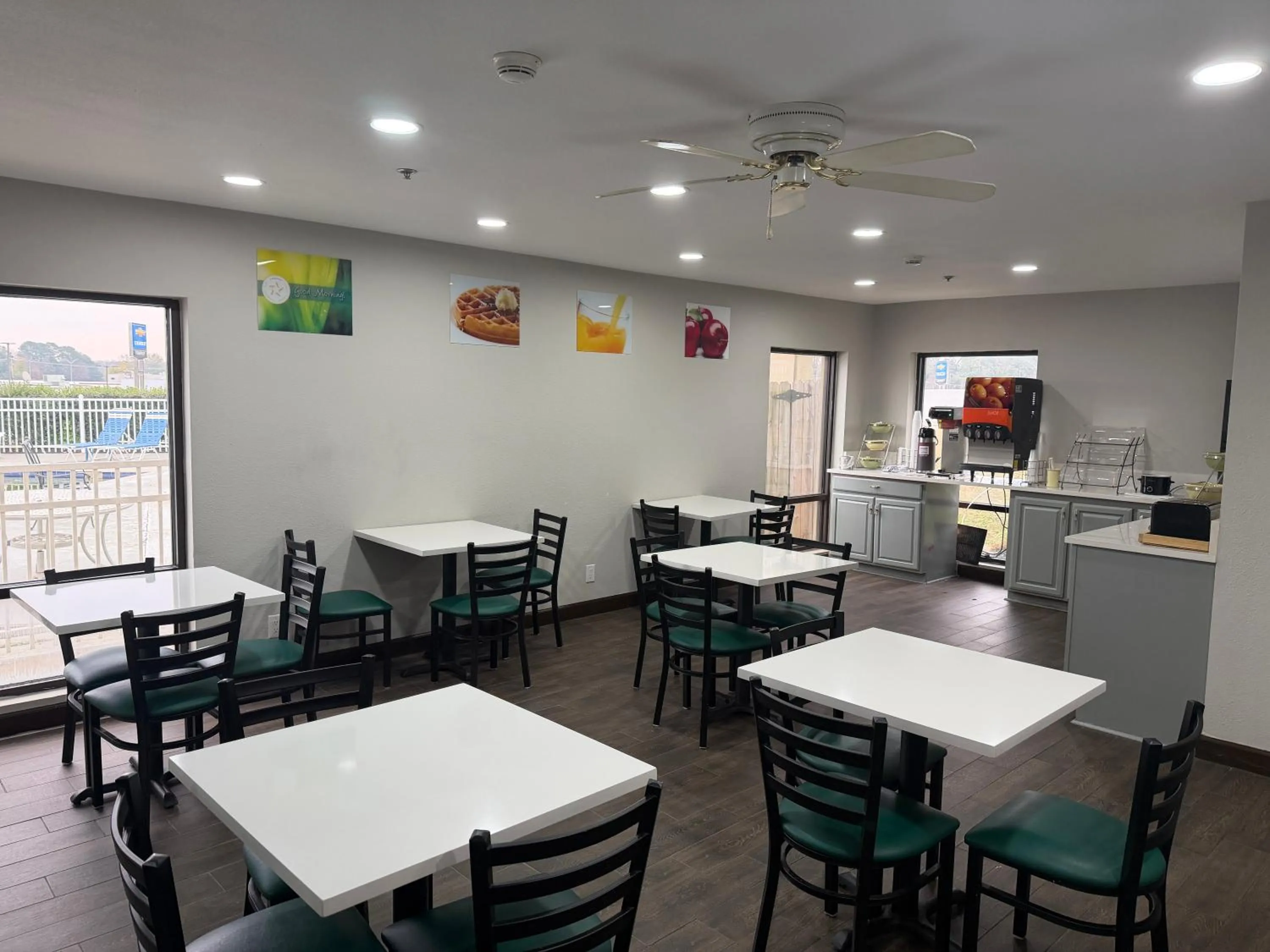 Breakfast in Quality Inn Jacksonville near Little Rock Air Force Base