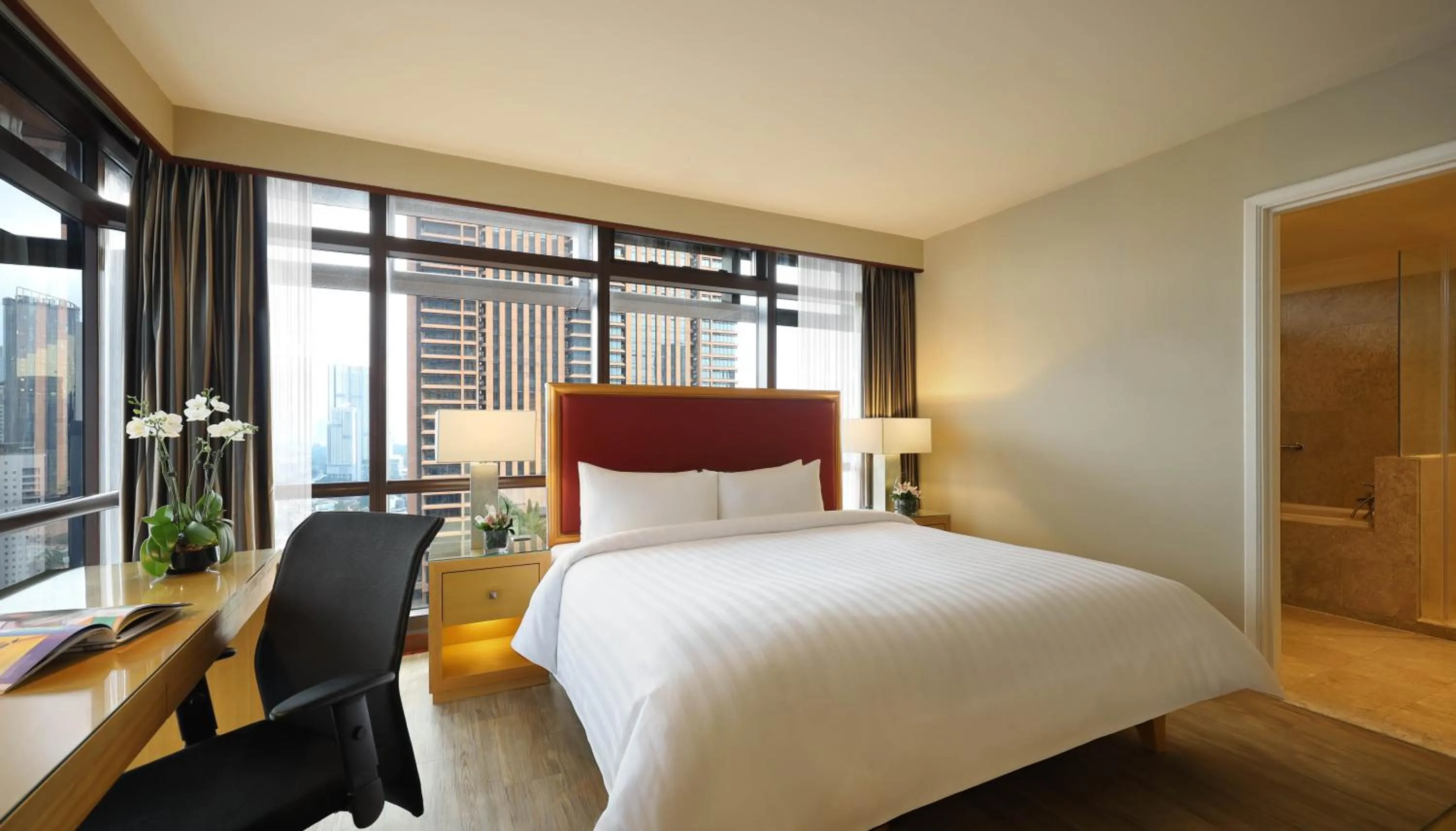 Bedroom, Bed in Berjaya Times Square Hotel, Kuala Lumpur