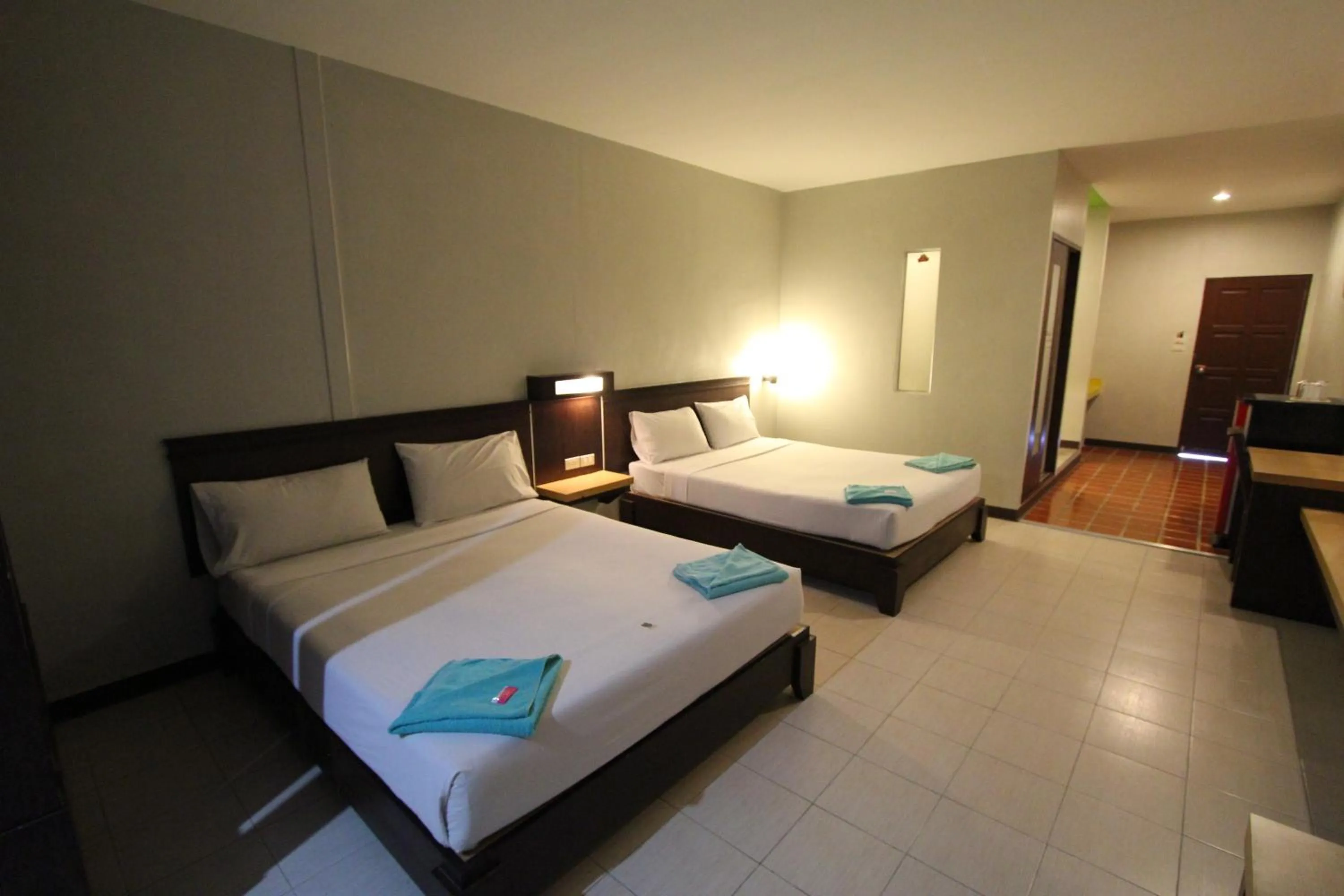 Swimming pool, Bed in Paradise Resort