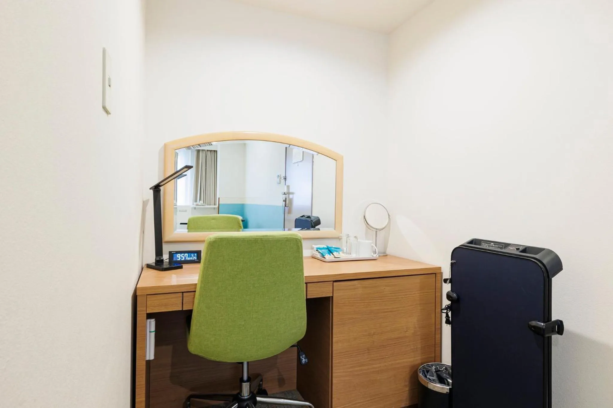 Photo of the whole room in ANA Holiday Inn Sapporo Susukino by IHG