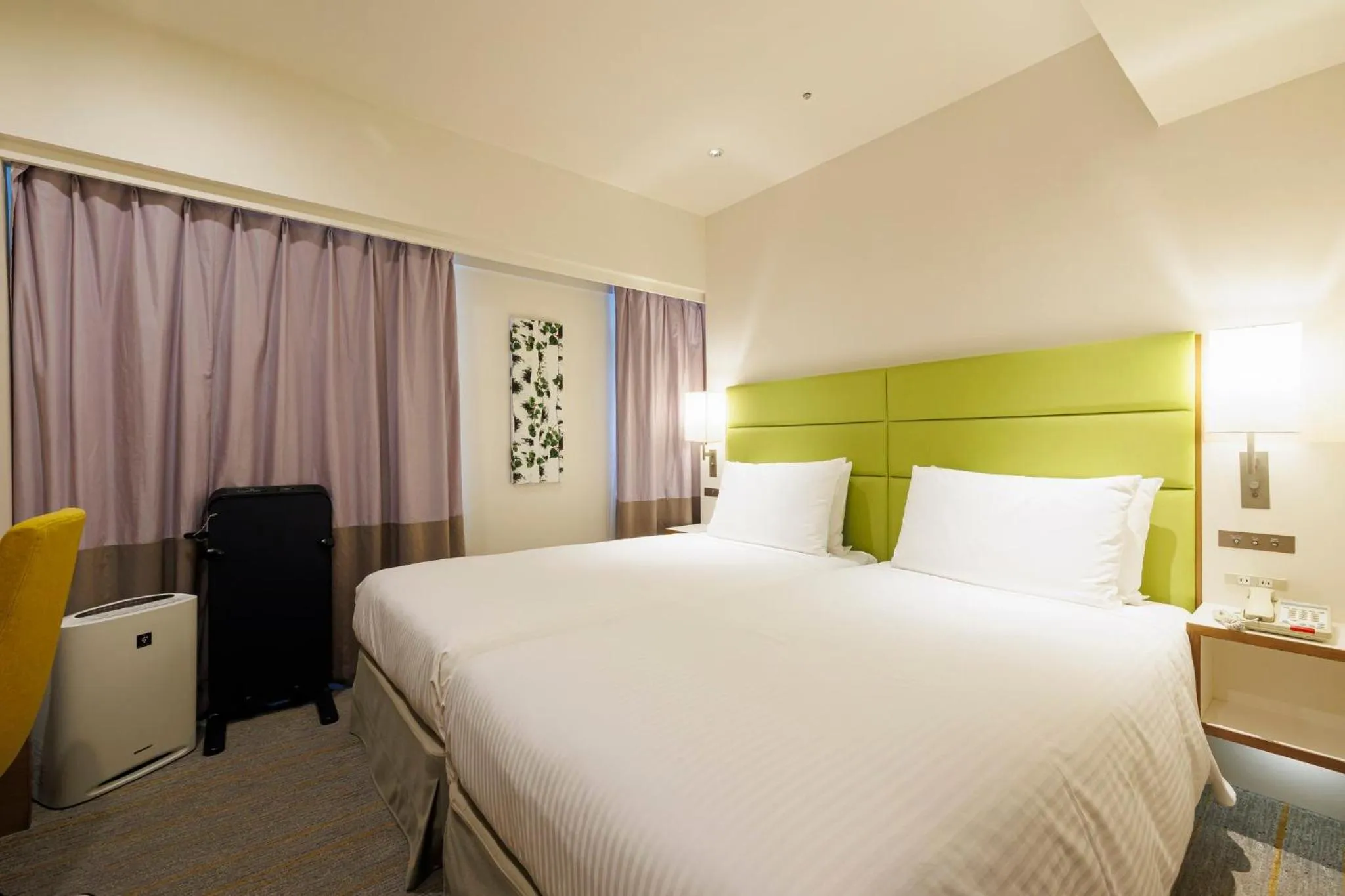Photo of the whole room, Bed in ANA Holiday Inn Sapporo Susukino by IHG