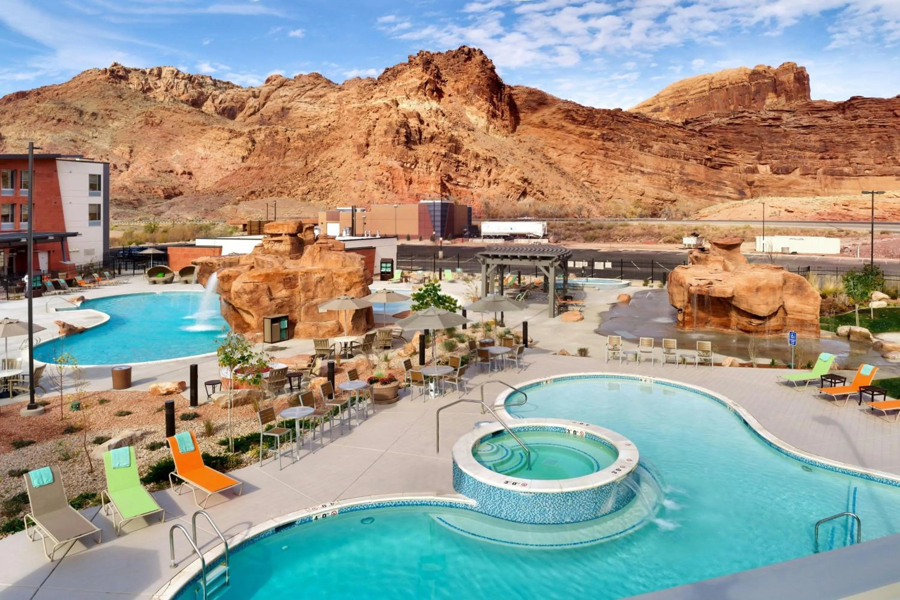 Swimming pool in SpringHill Suites by Marriott Moab