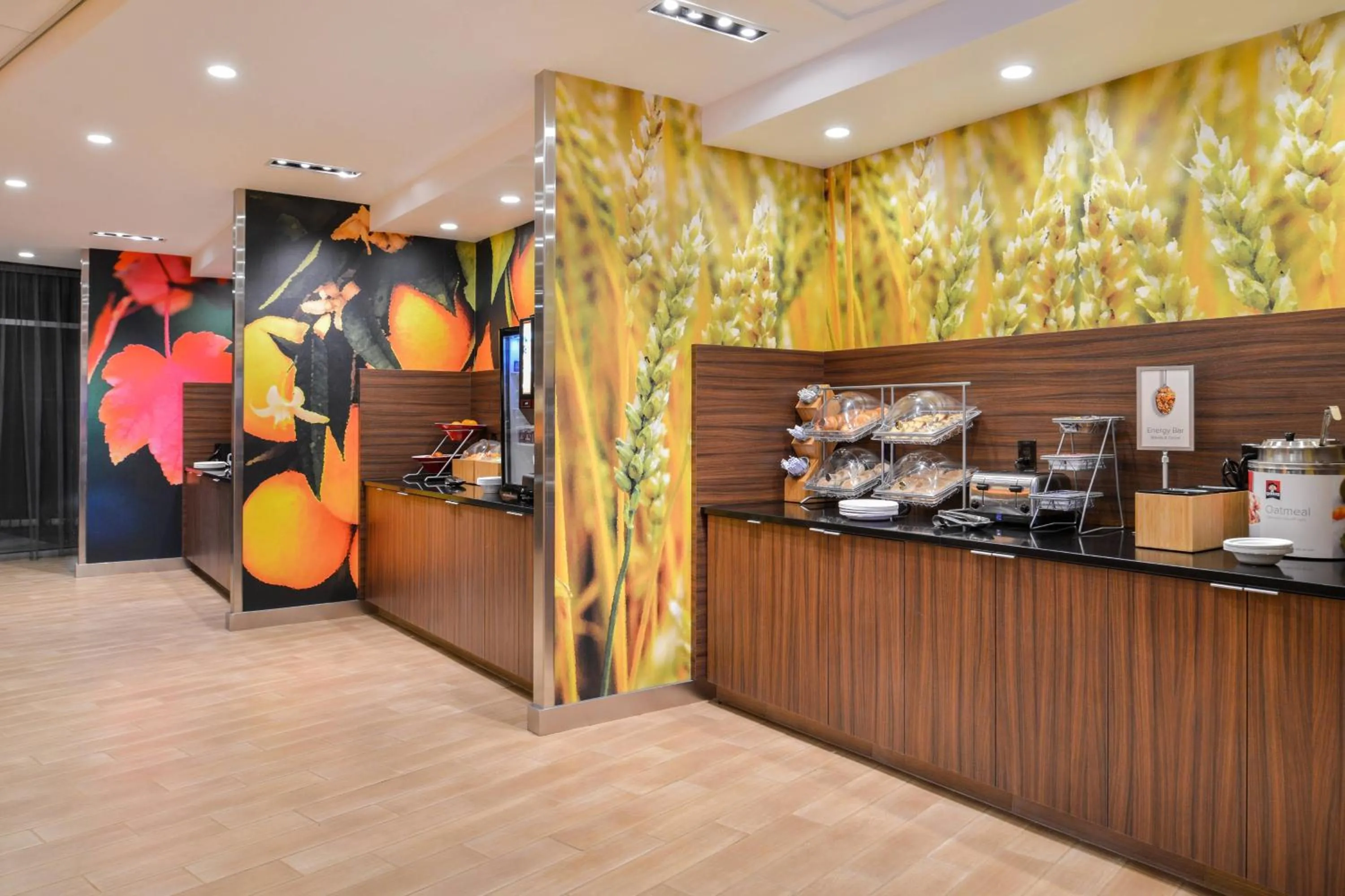 Breakfast in Fairfield Inn & Suites by Marriott Eugene East/Springfield