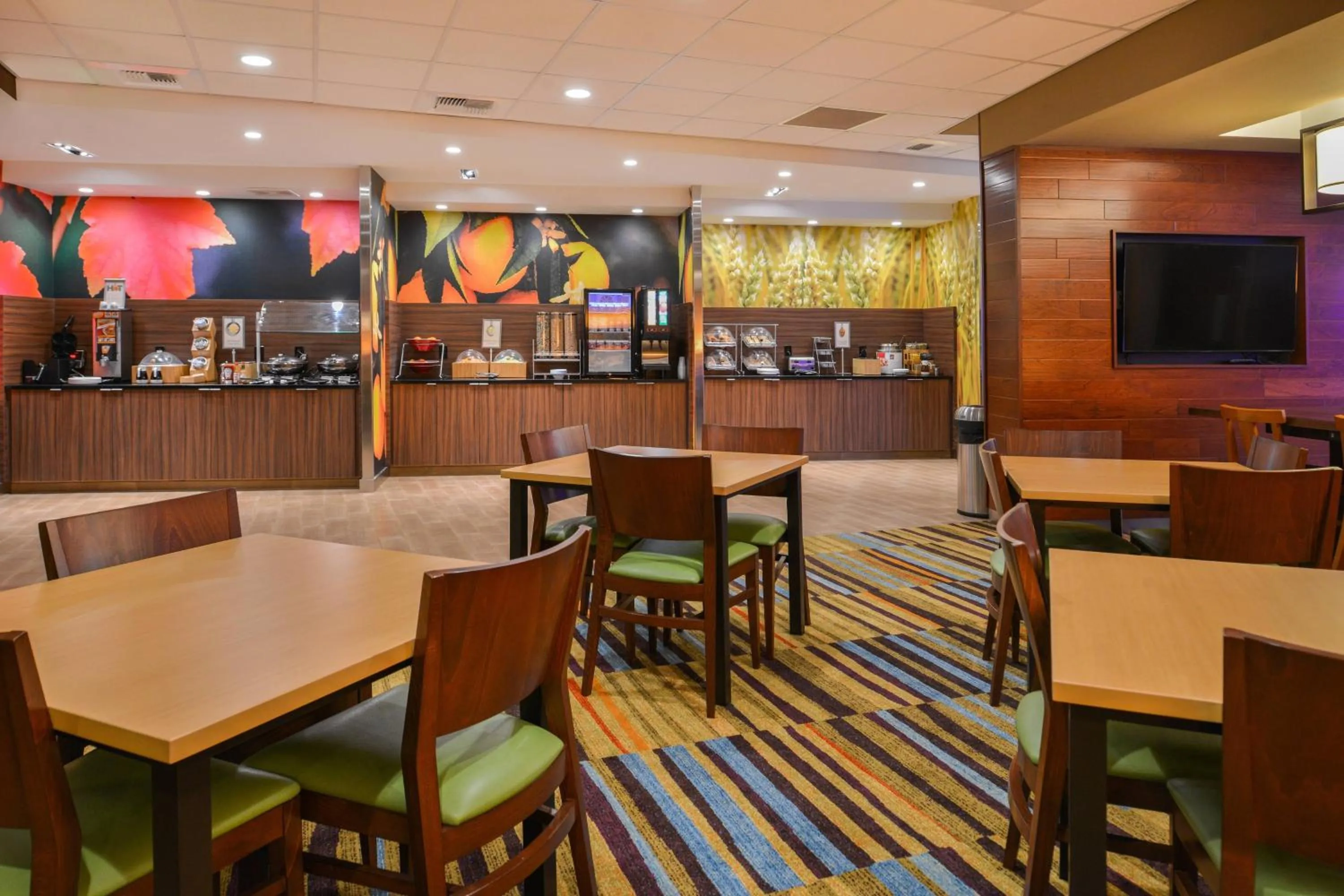 Breakfast in Fairfield Inn & Suites by Marriott Eugene East/Springfield