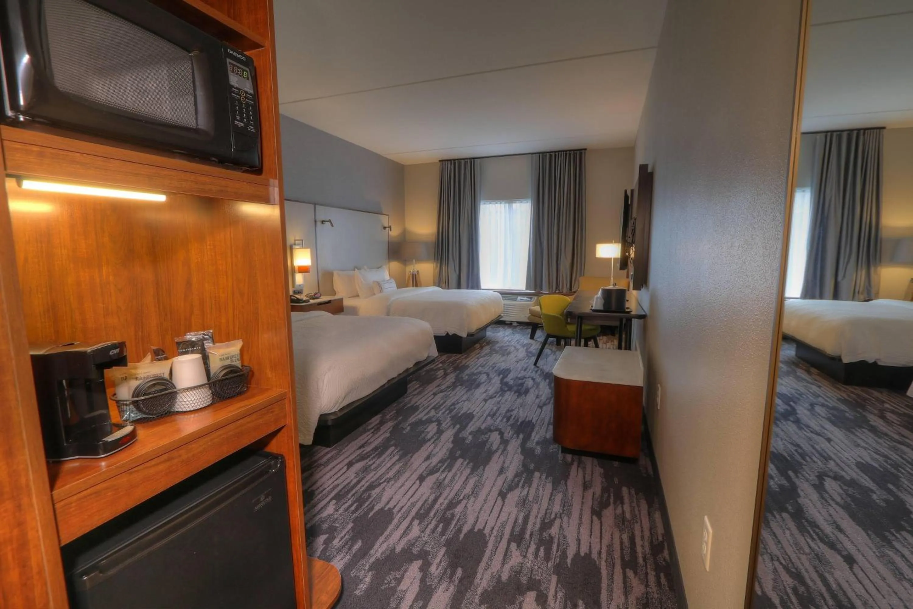 Photo of the whole room, Bed in Fairfield Inn & Suites by Marriott Gatlinburg Downtown