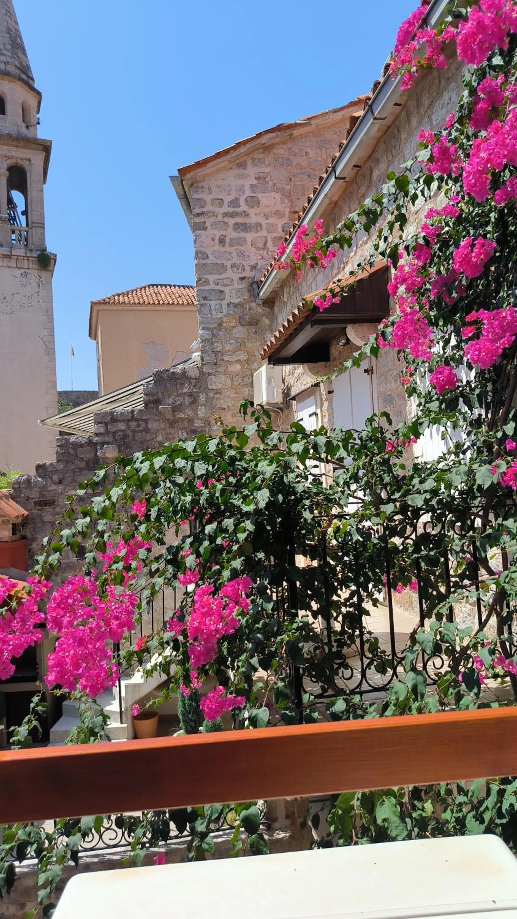 Apartments Renaissance Old town