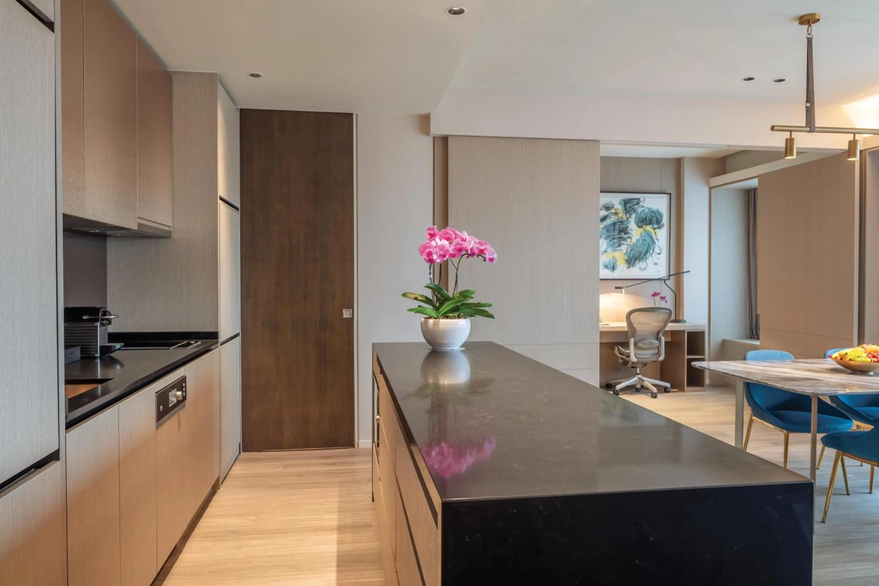 Kitchen or kitchenette in Pan Pacific Serviced Suites Orchard, Singapore