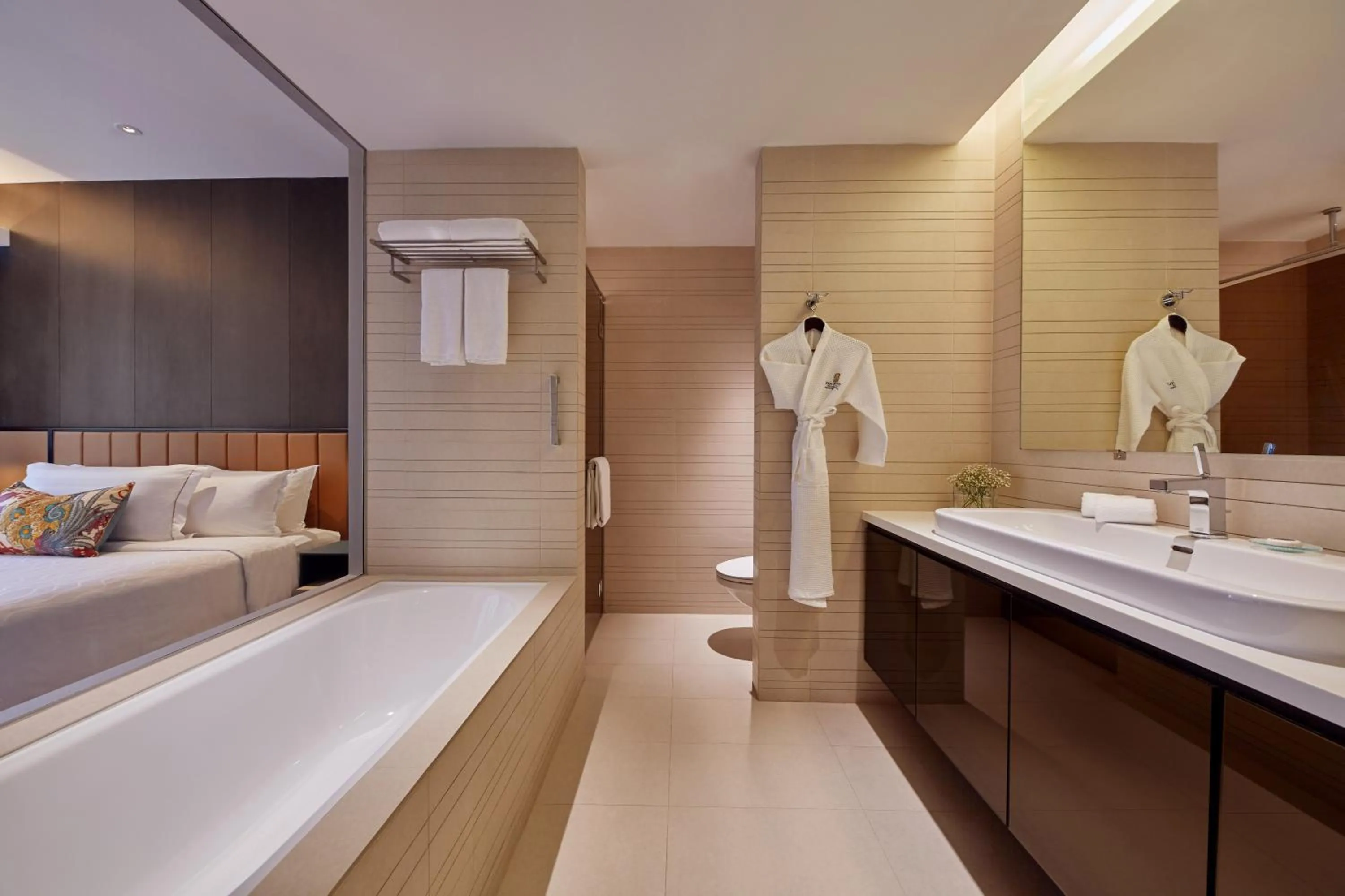 Bathroom, Bed in Pan Pacific Serviced Suites Orchard, Singapore