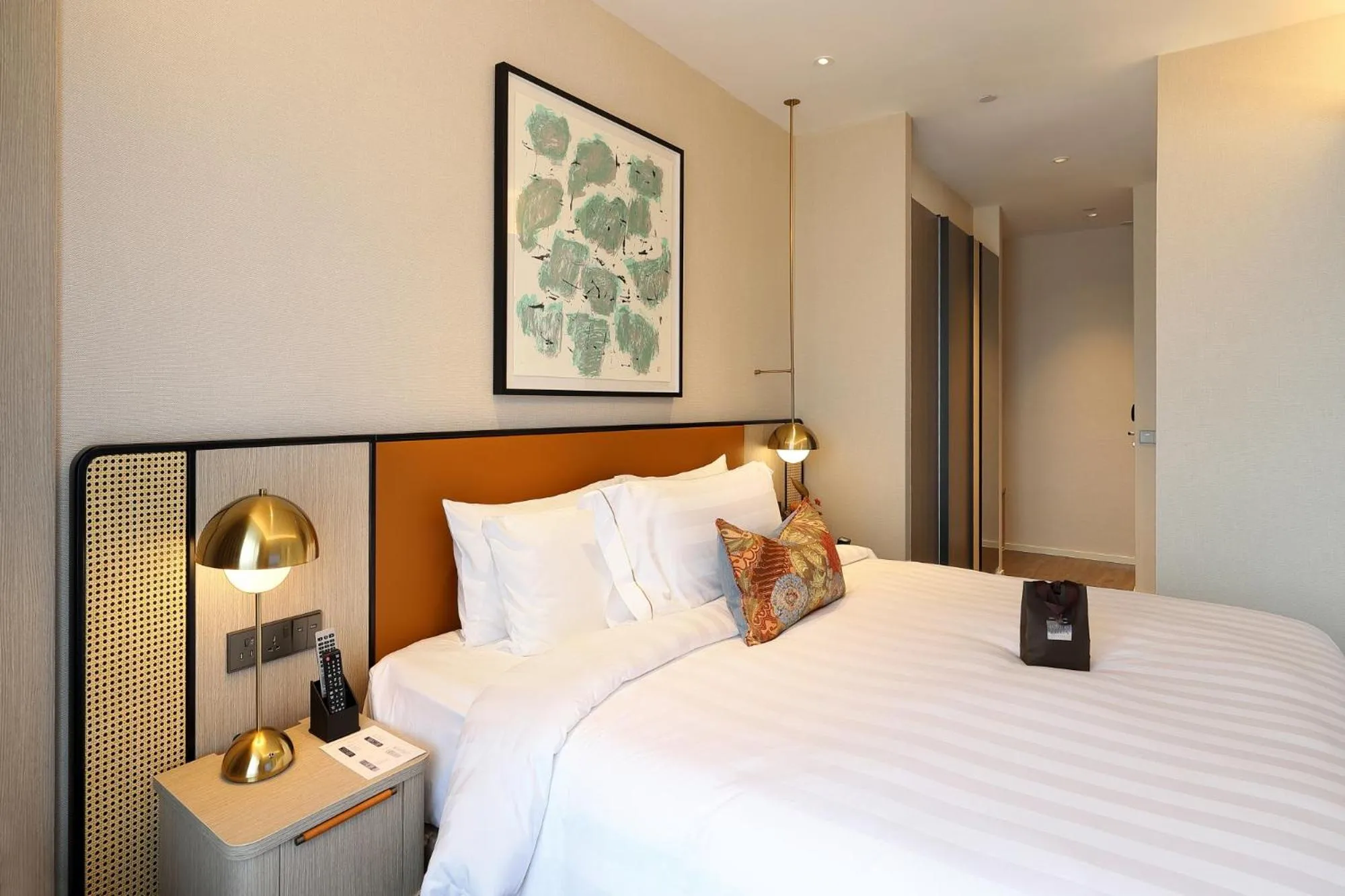 Bed in Pan Pacific Serviced Suites Orchard, Singapore