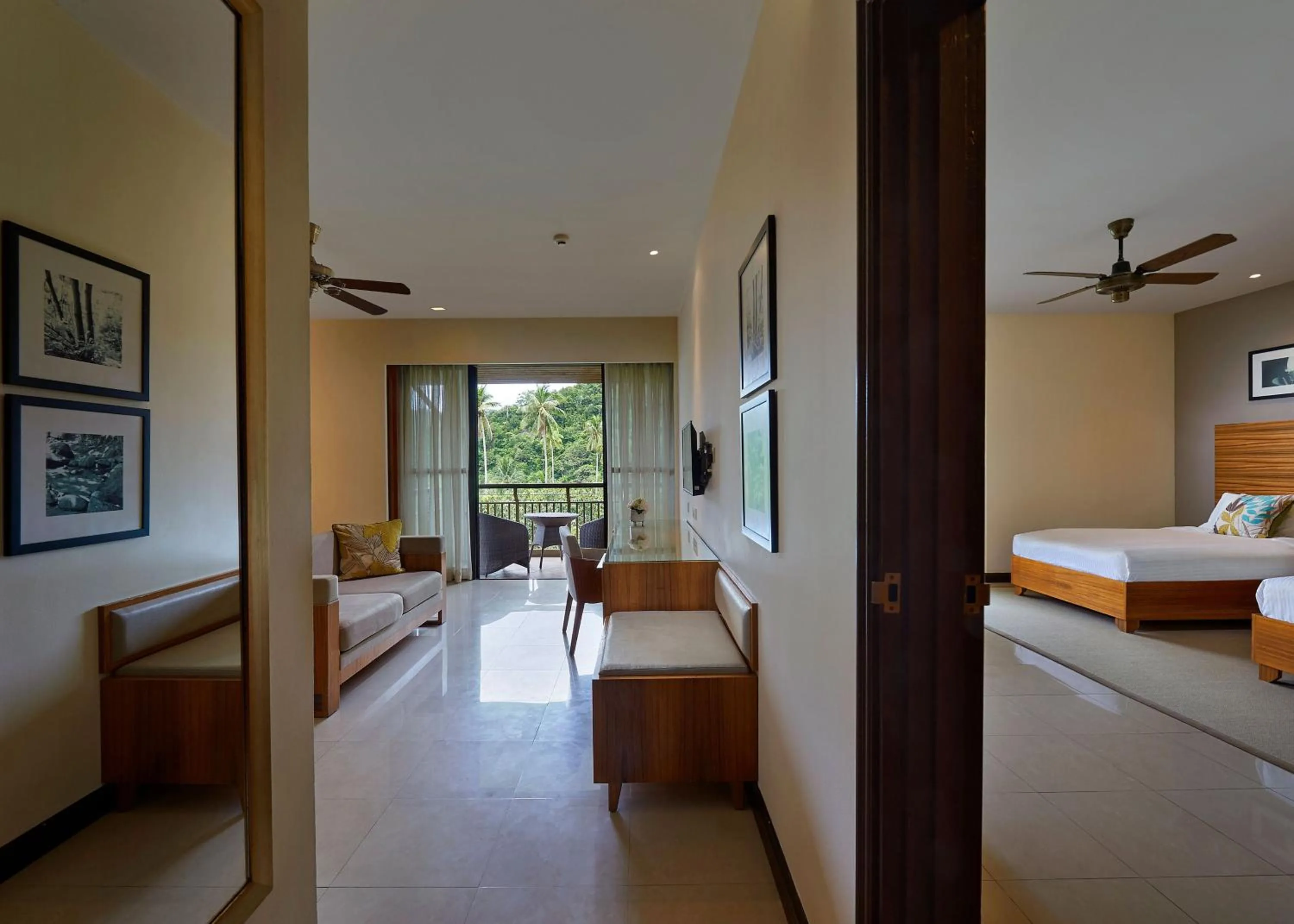 Living room, Bed in The Taaras Beach & Spa Resort