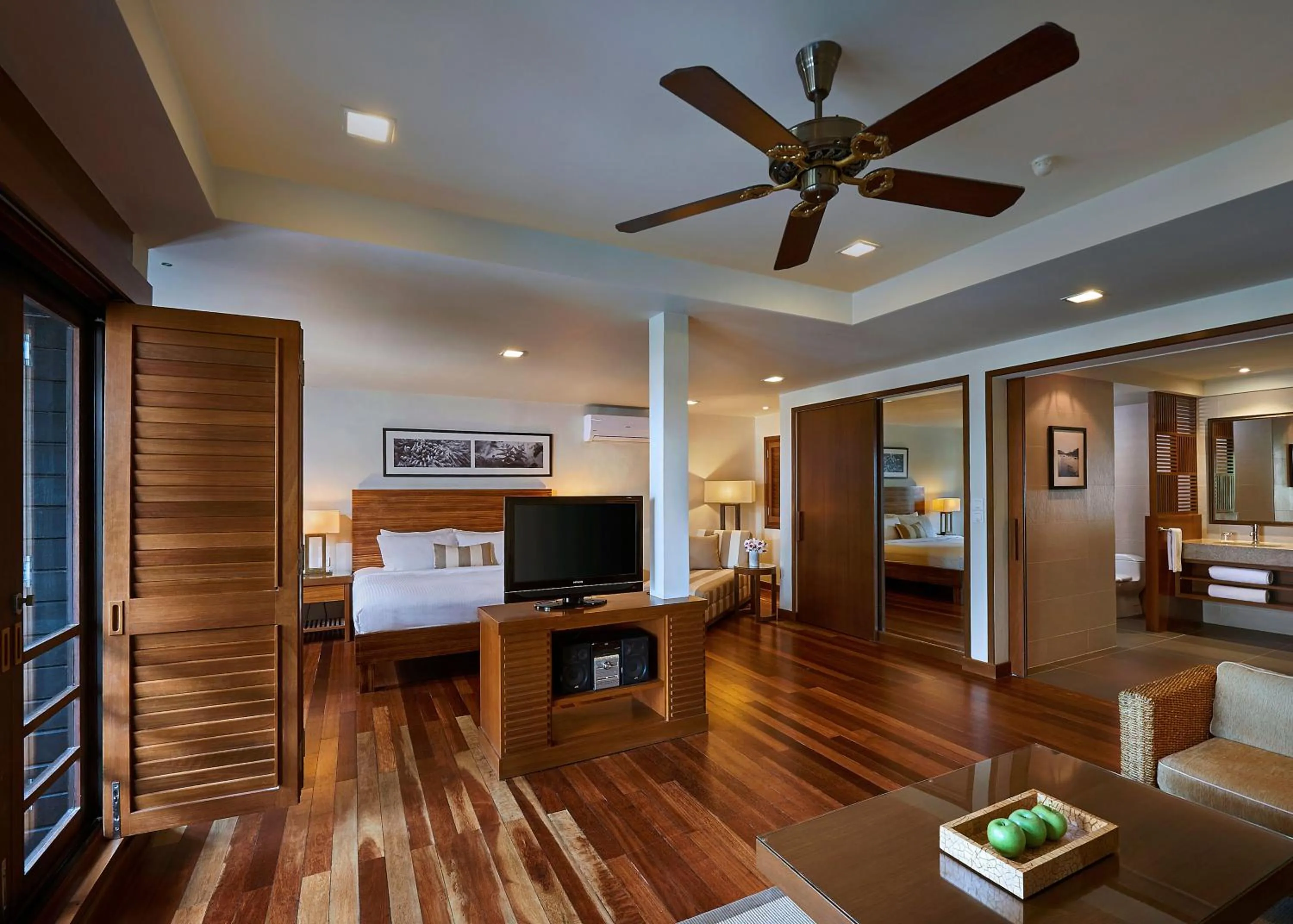 Photo of the whole room in The Taaras Beach & Spa Resort