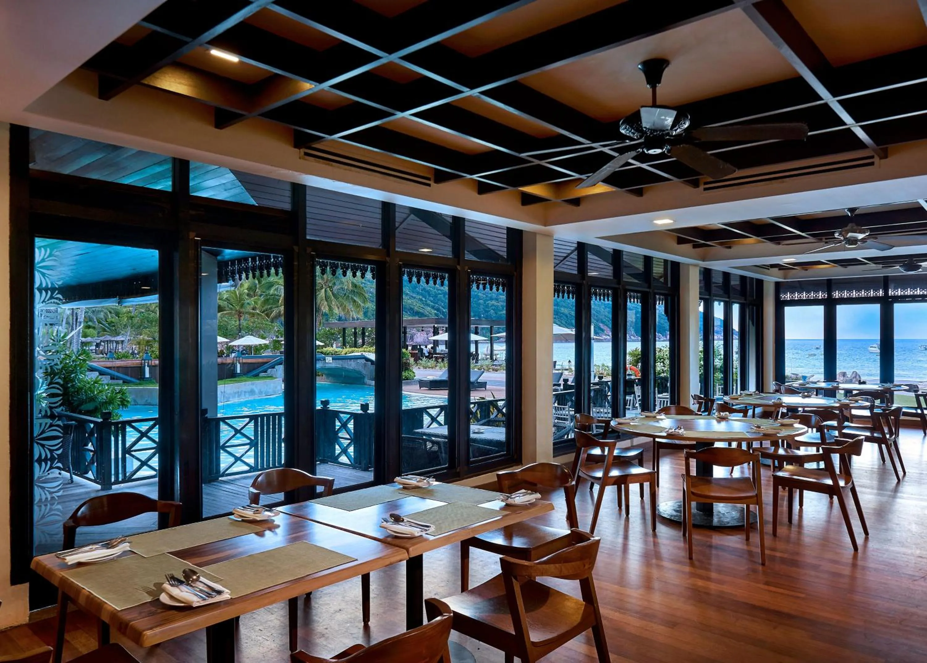 Restaurant/places to eat in The Taaras Beach & Spa Resort
