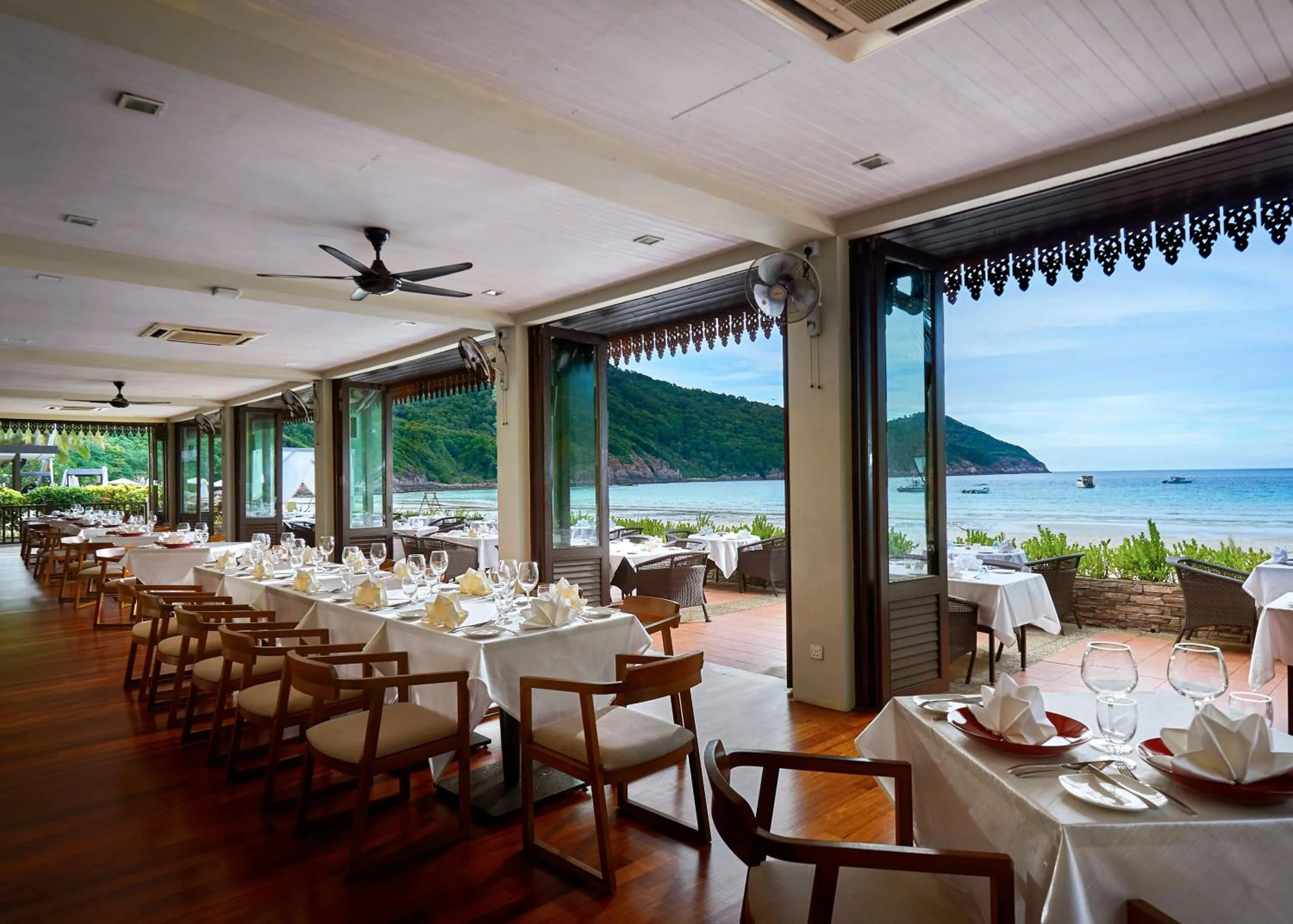 Restaurant/places to eat in The Taaras Beach & Spa Resort