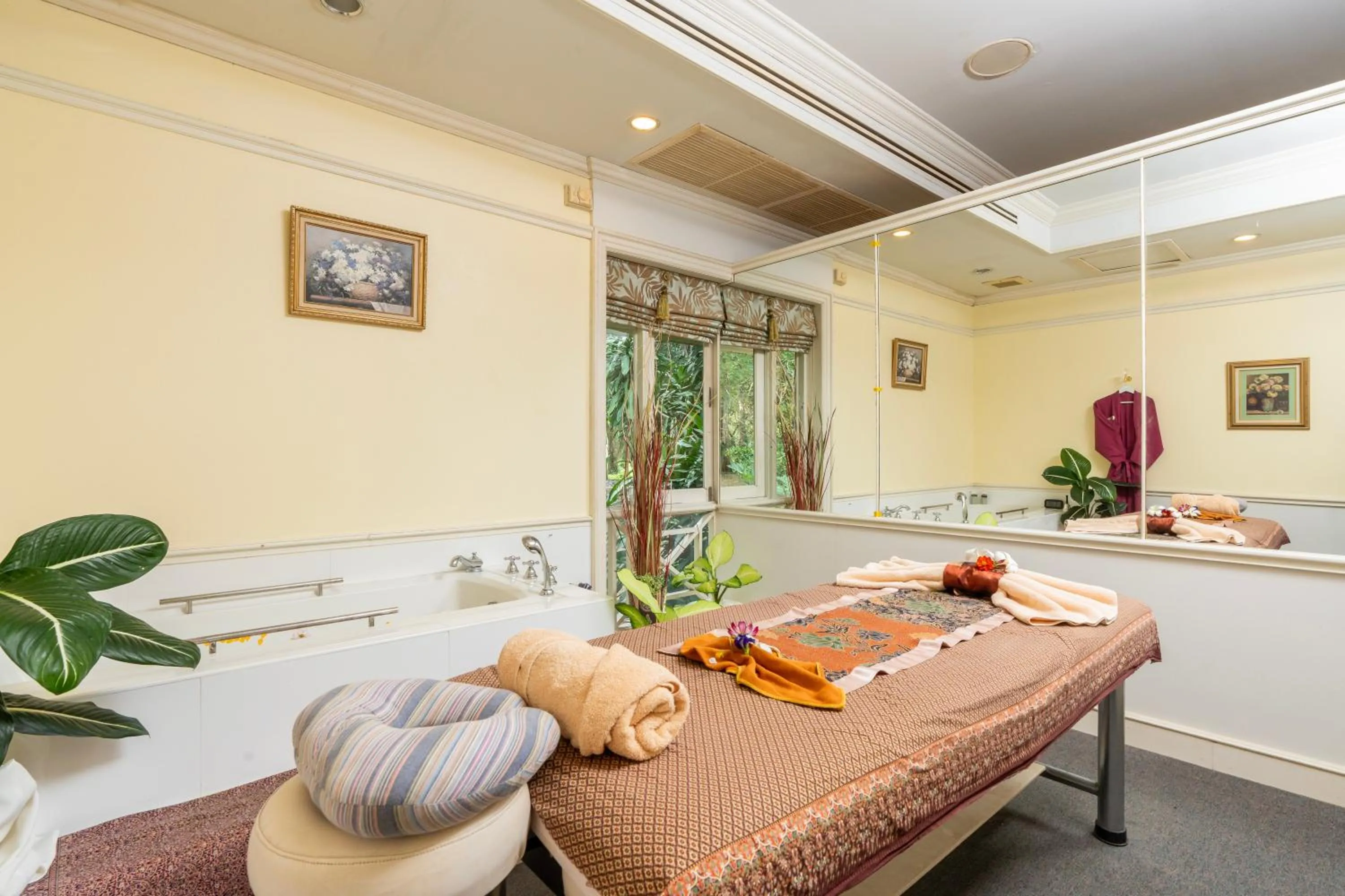 Massage in Comsaed River Kwai Resort