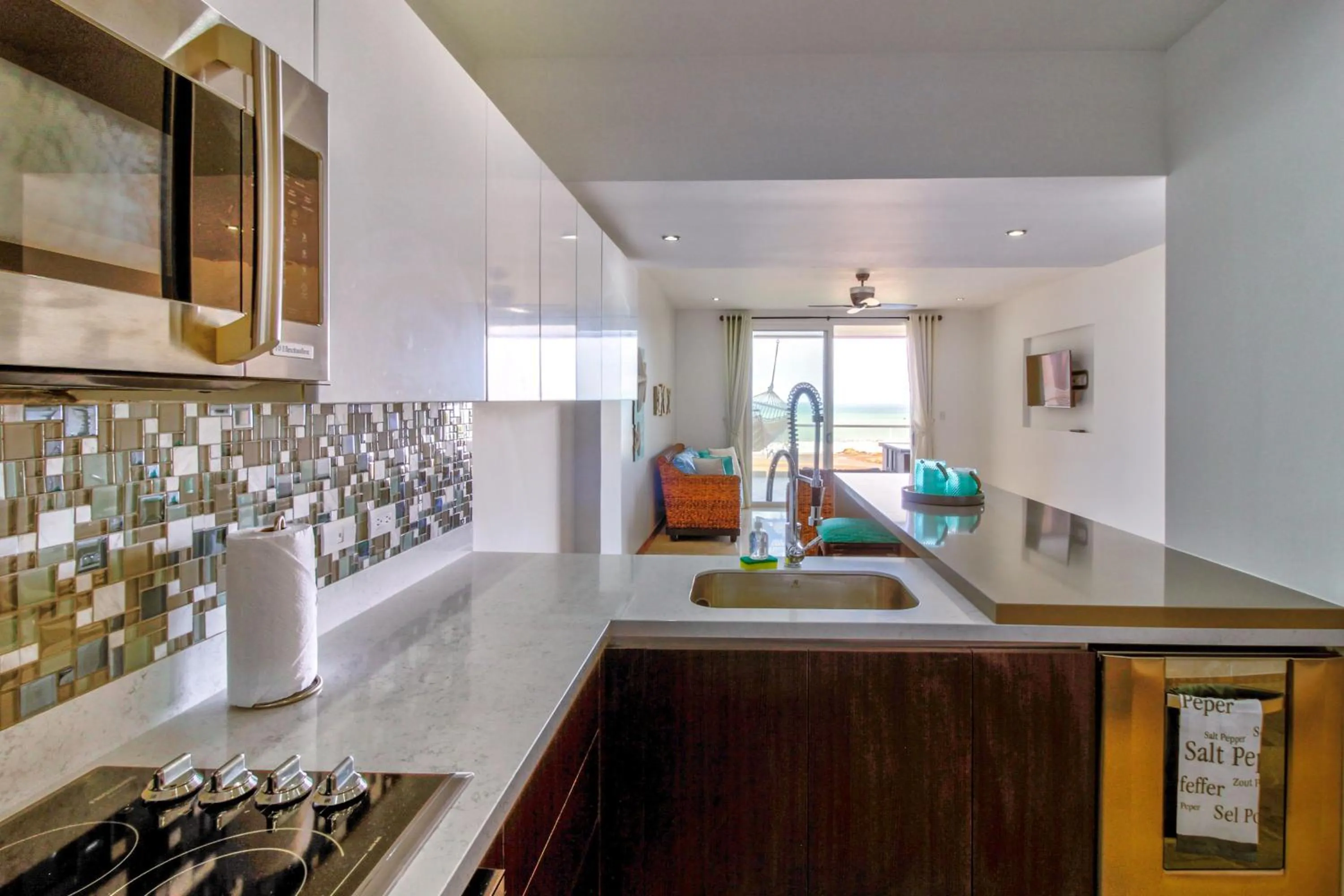 Bed in Breakwater Point 602