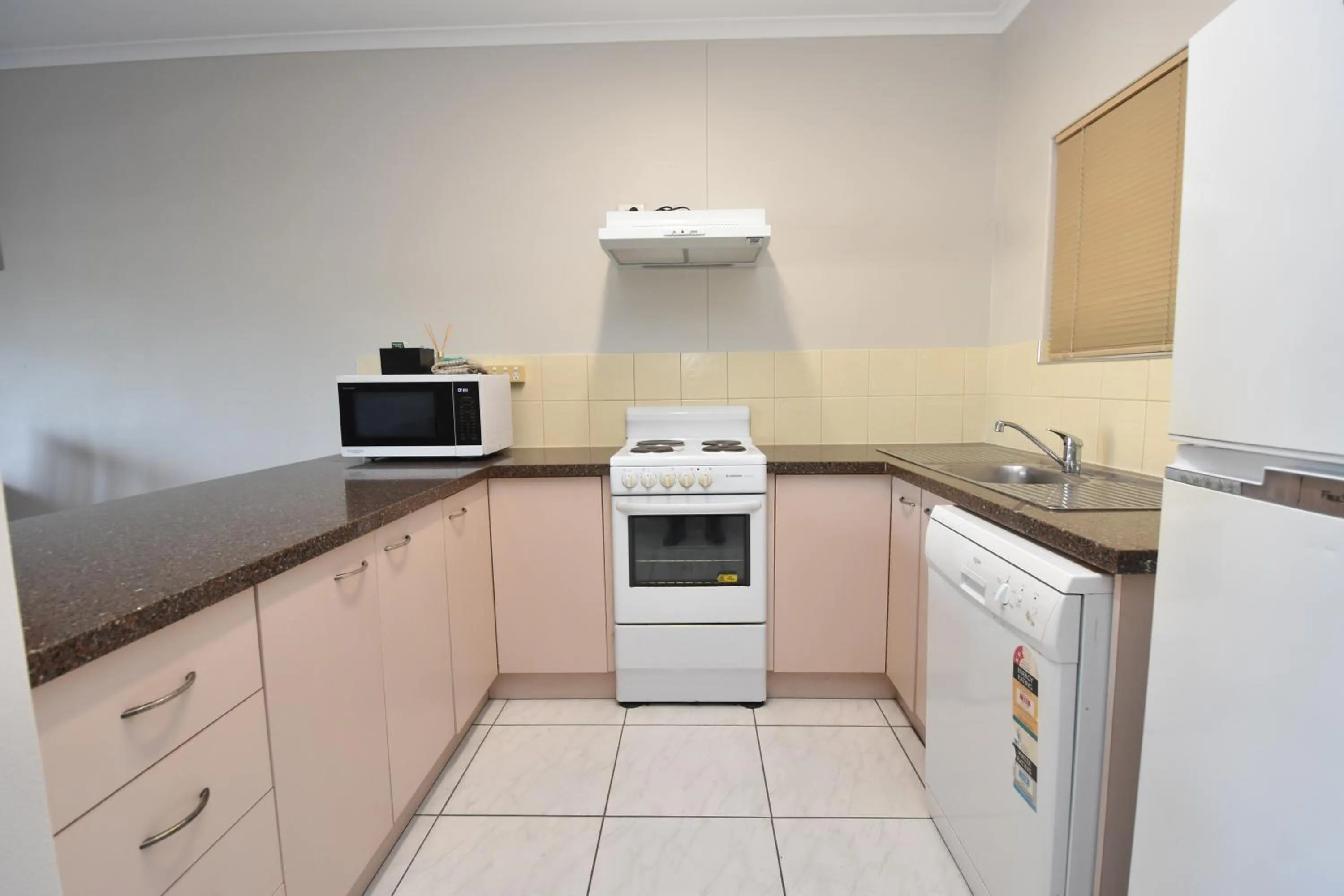 Tradewinds McLeod Holiday Apartments