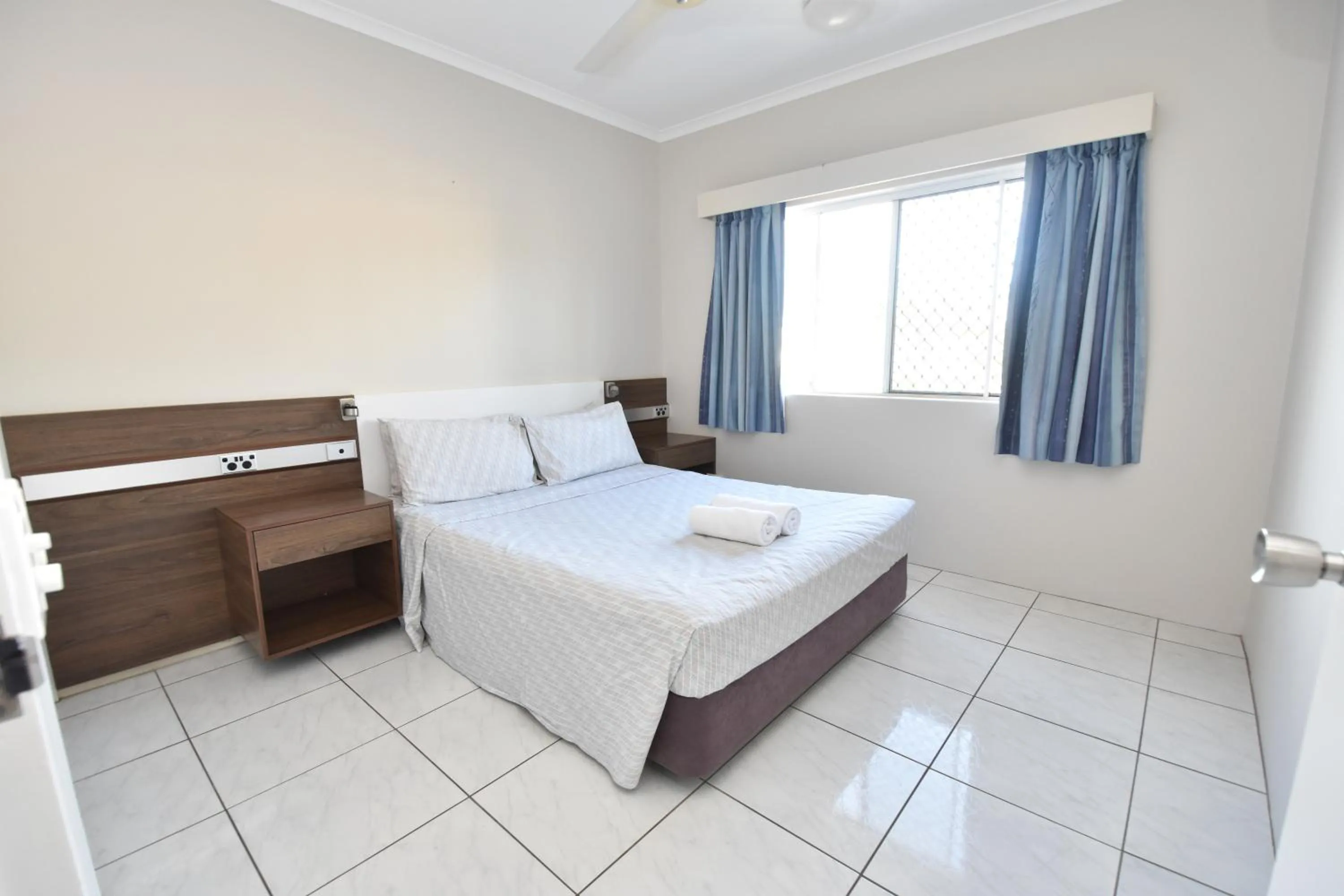 Bed in Tradewinds McLeod Holiday Apartments