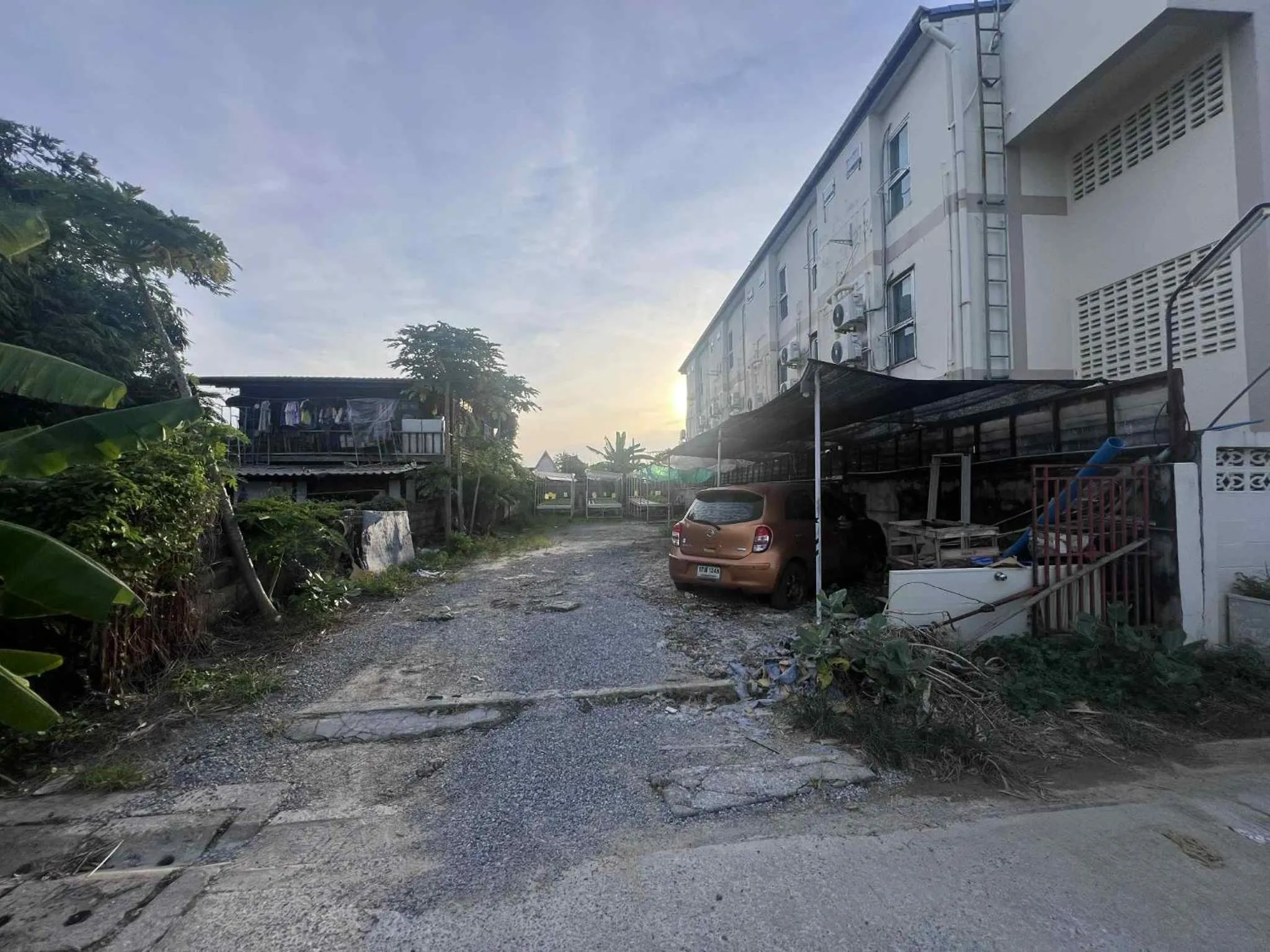 Parking in Floral Shire Suvarnabhumi Airport