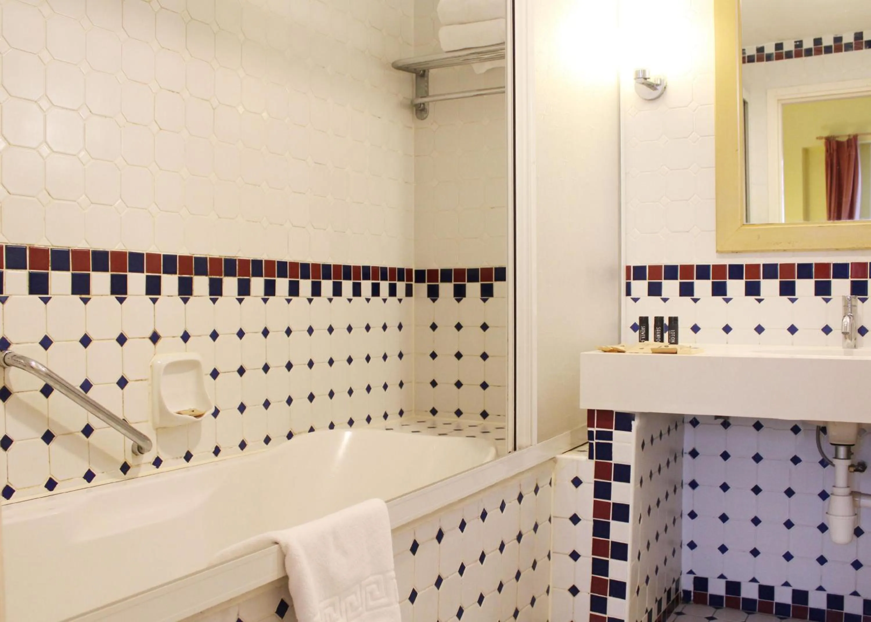 Bathroom in Colmar Tropicale