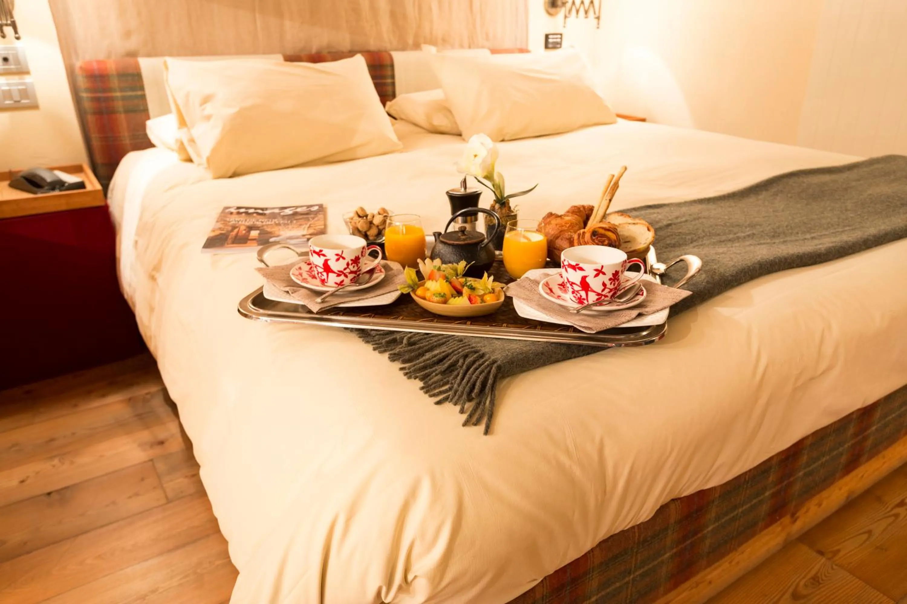 Breakfast, Bed in Chalet Eden Eco Hotel, Restaurant & Wellness