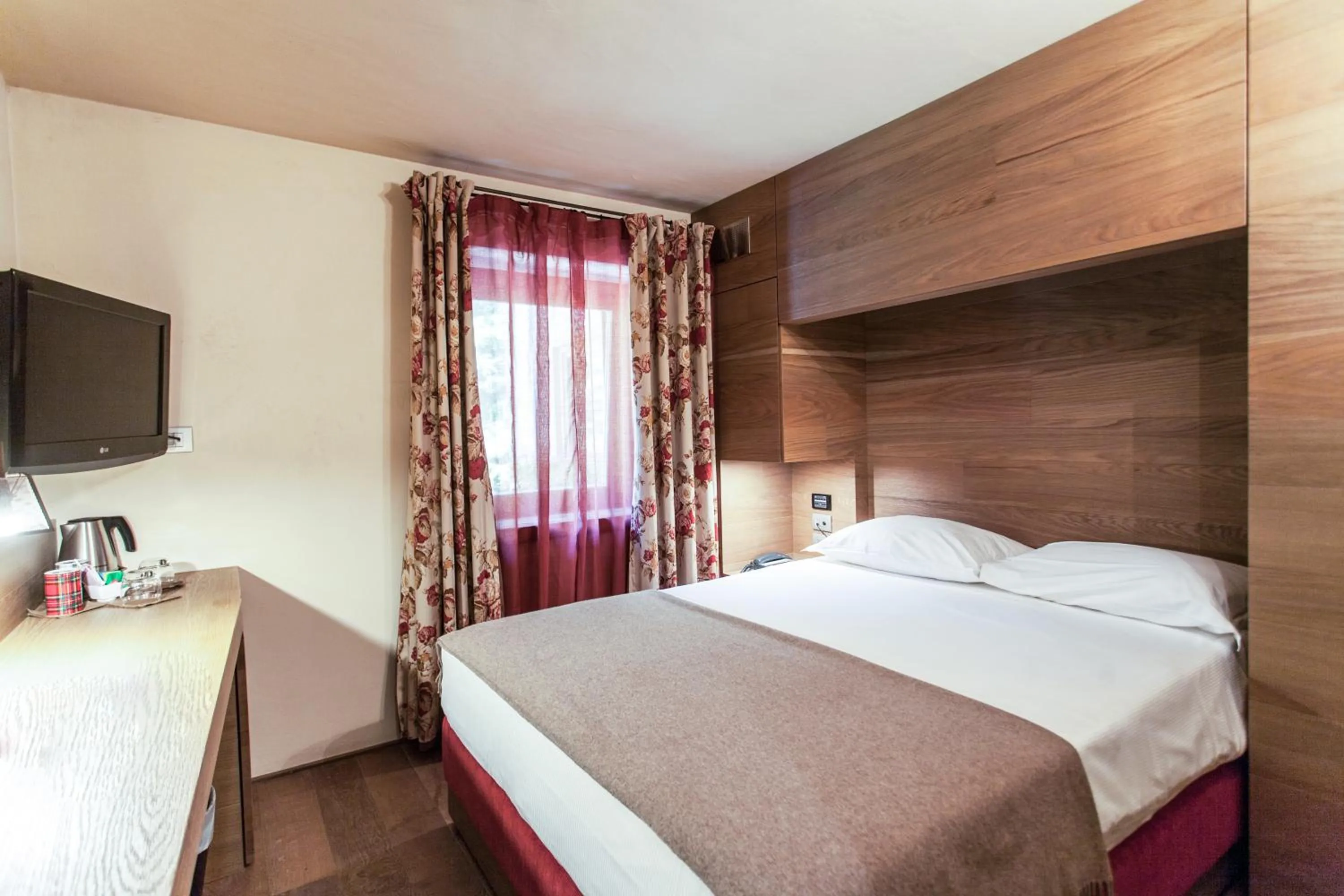 Bedroom, Bed in Chalet Eden Eco Hotel, Restaurant & Wellness