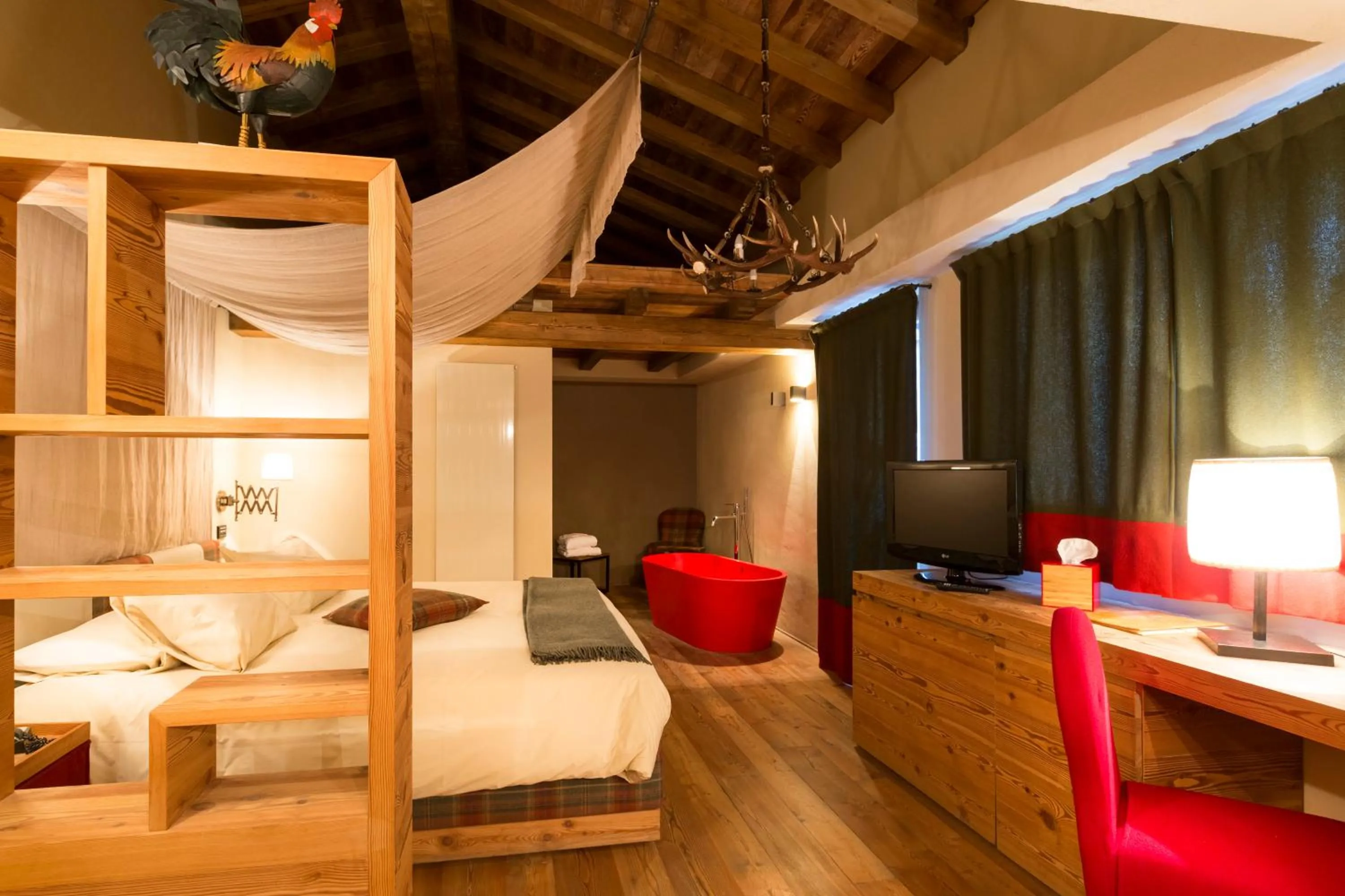 Photo of the whole room, Bed in Chalet Eden Eco Hotel, Restaurant & Wellness
