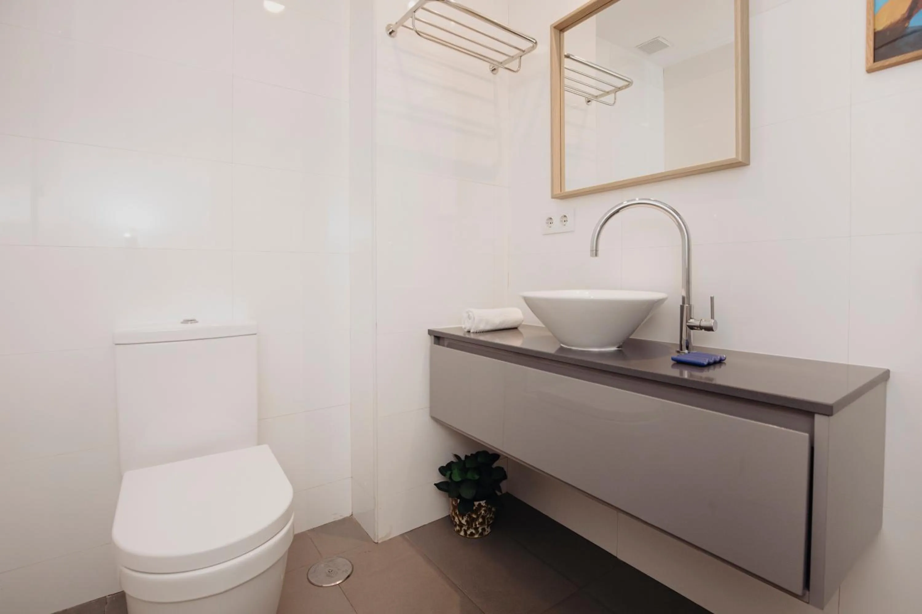 Bathroom in Aspasios Atocha Apartments