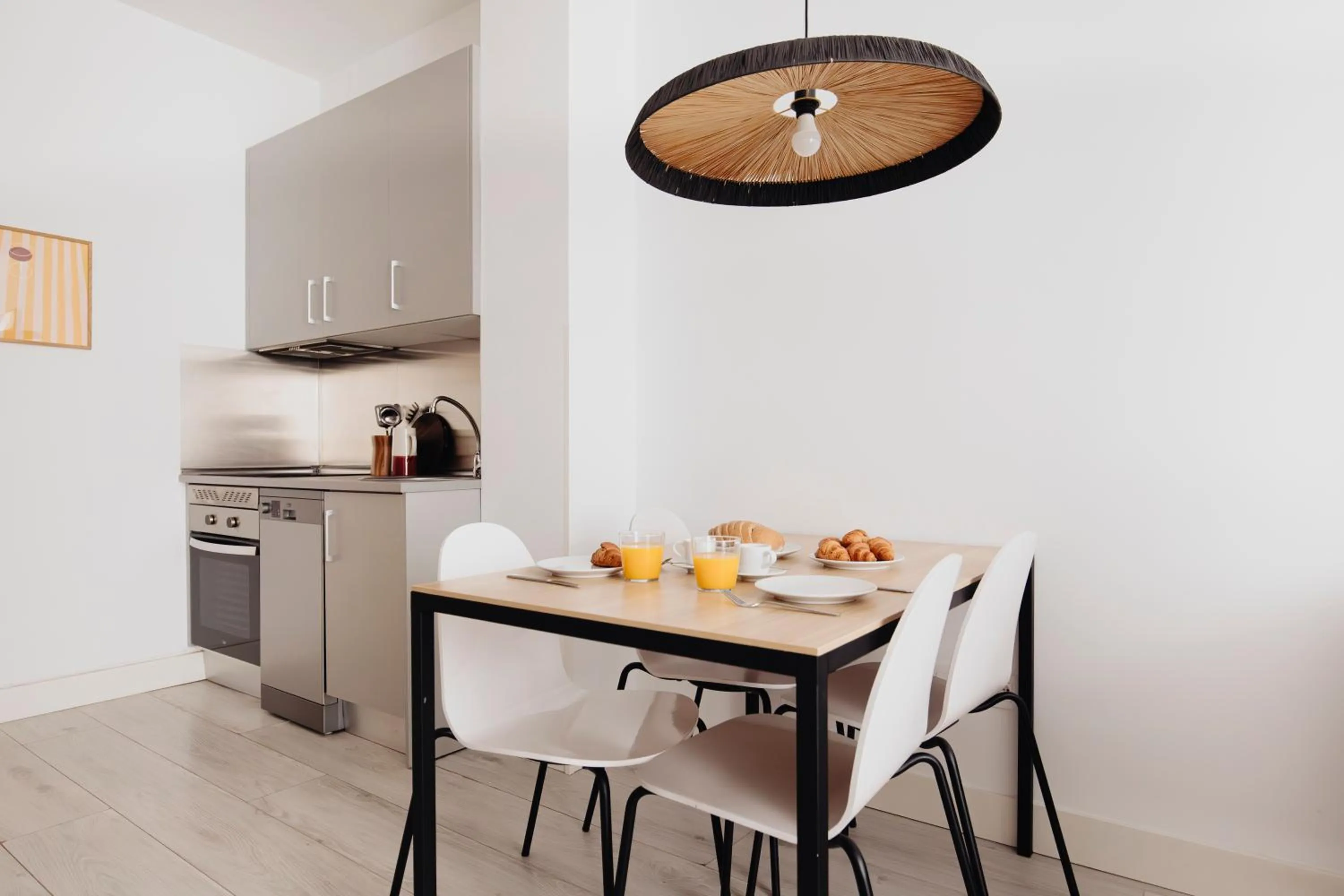 Kitchen or kitchenette in Aspasios Atocha Apartments