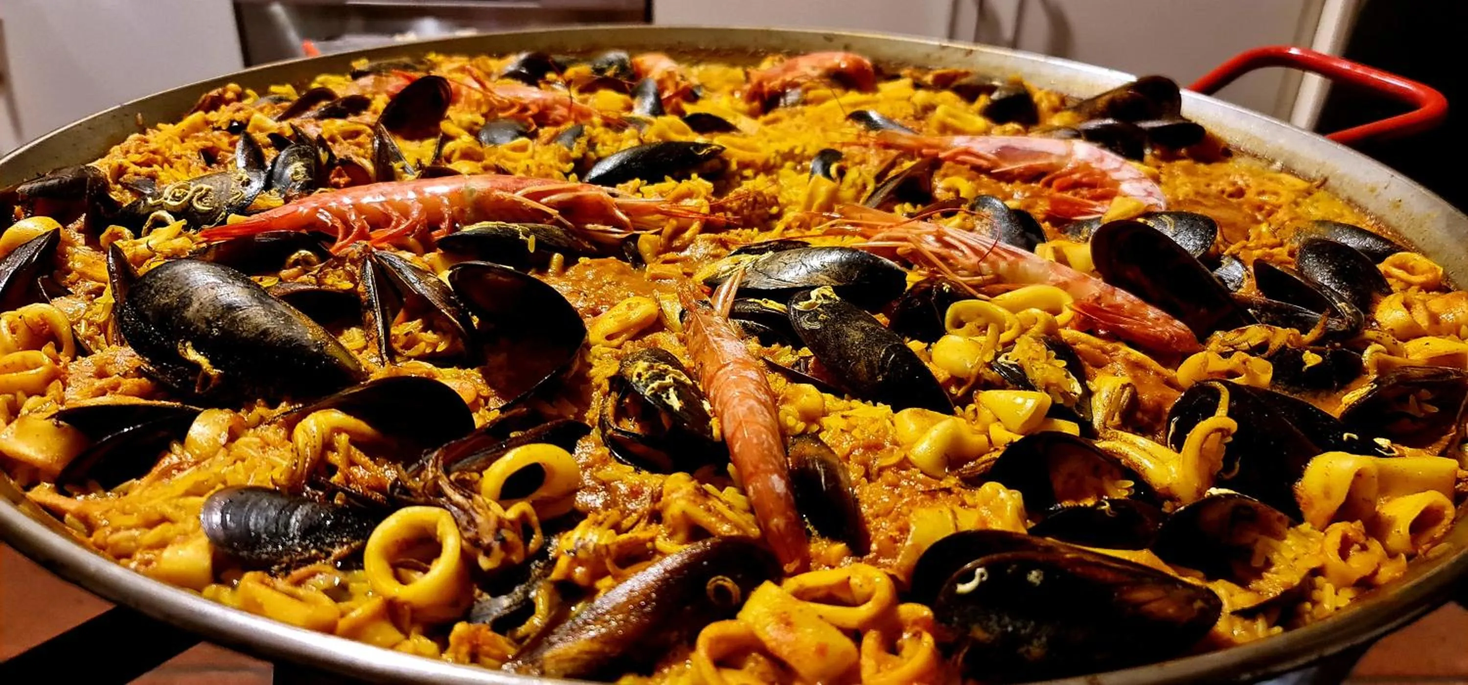 Evening entertainment in Oasis Backpackers' Hostel Granada