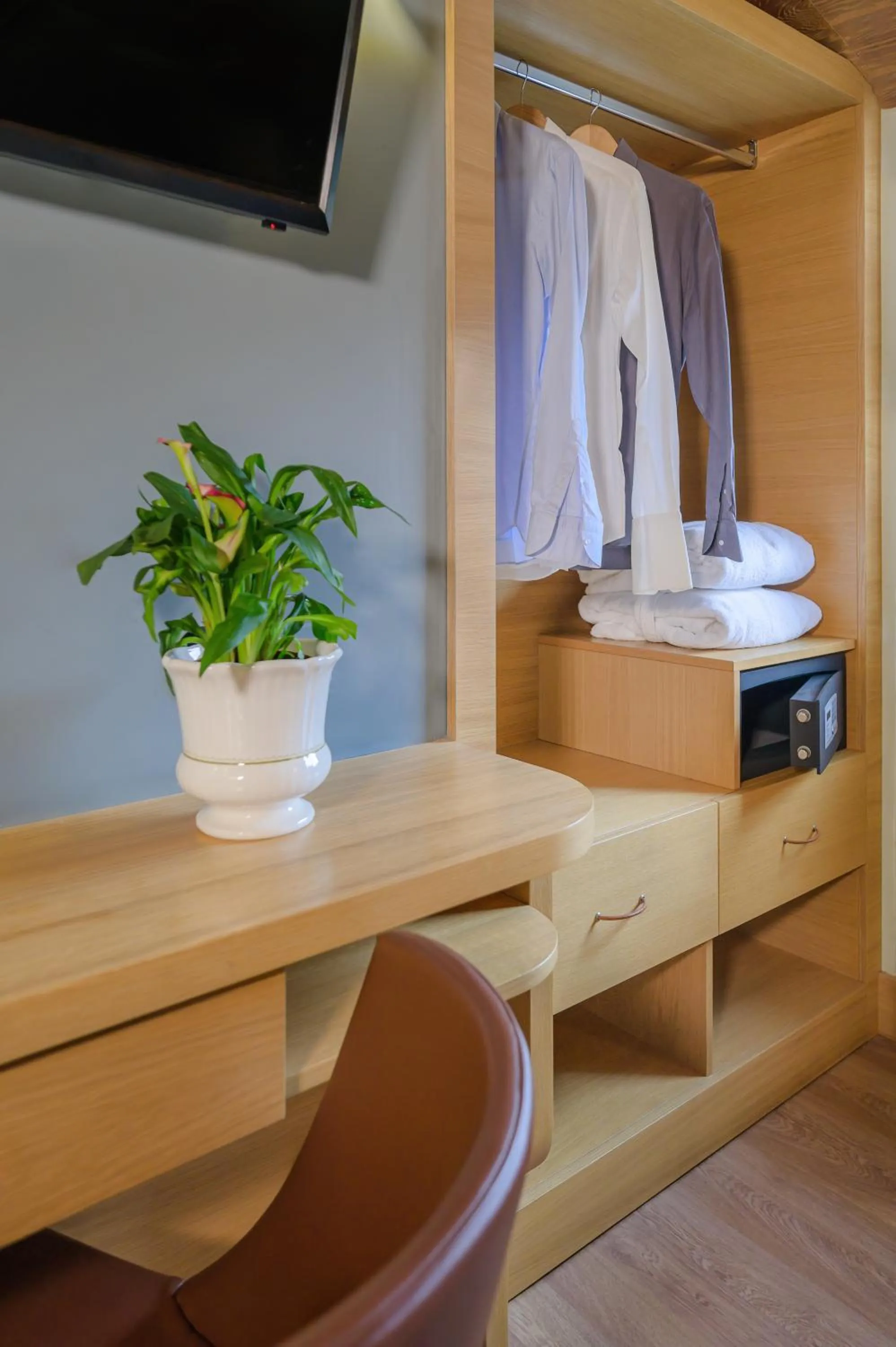 hair dresser in Ovindoli Park Hotel & SPA