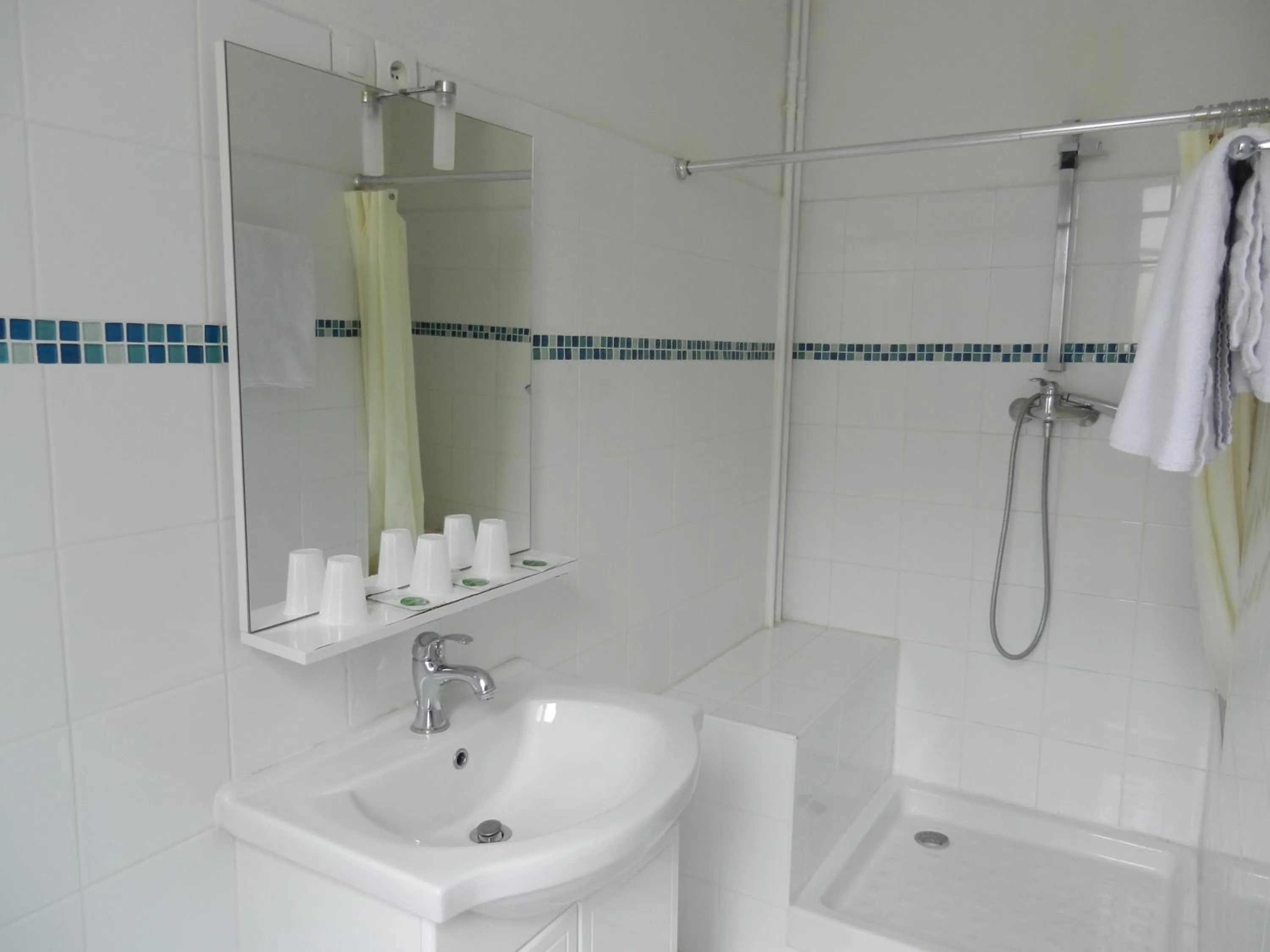 Shower in Hôtel Résidence De Bruxelles