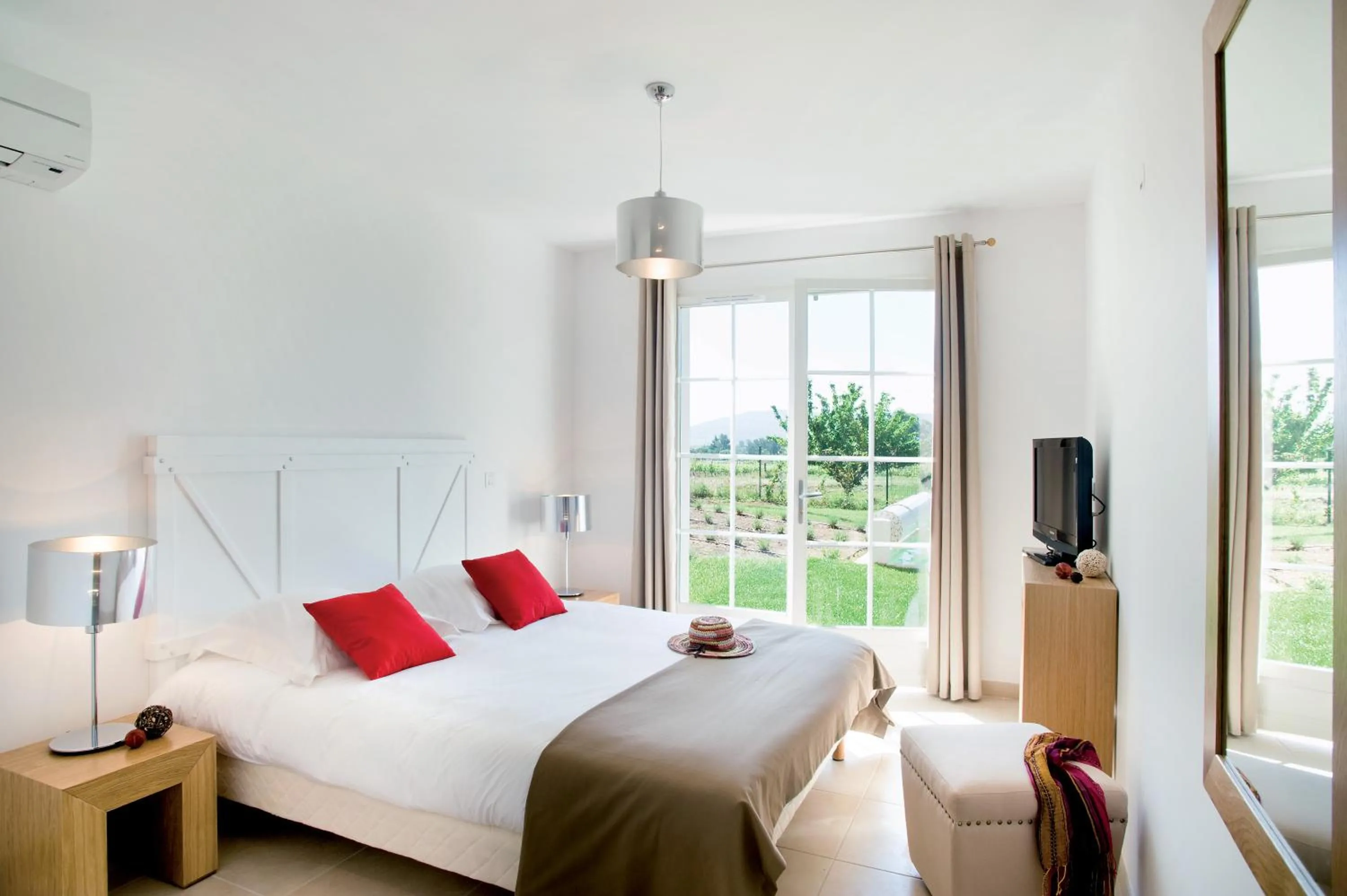 Bedroom, Bed in Lagrange Vacances - Le Clos Savornin