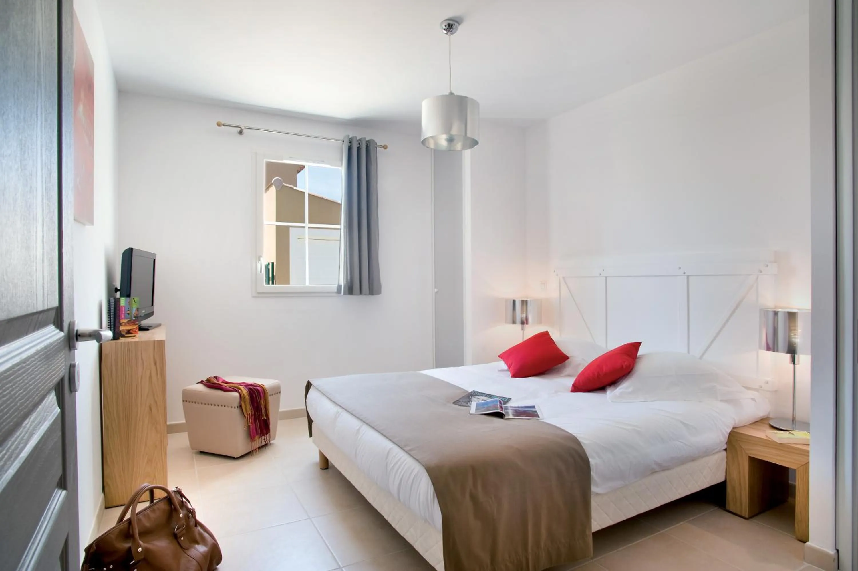 Bedroom, Bed in Lagrange Vacances - Le Clos Savornin