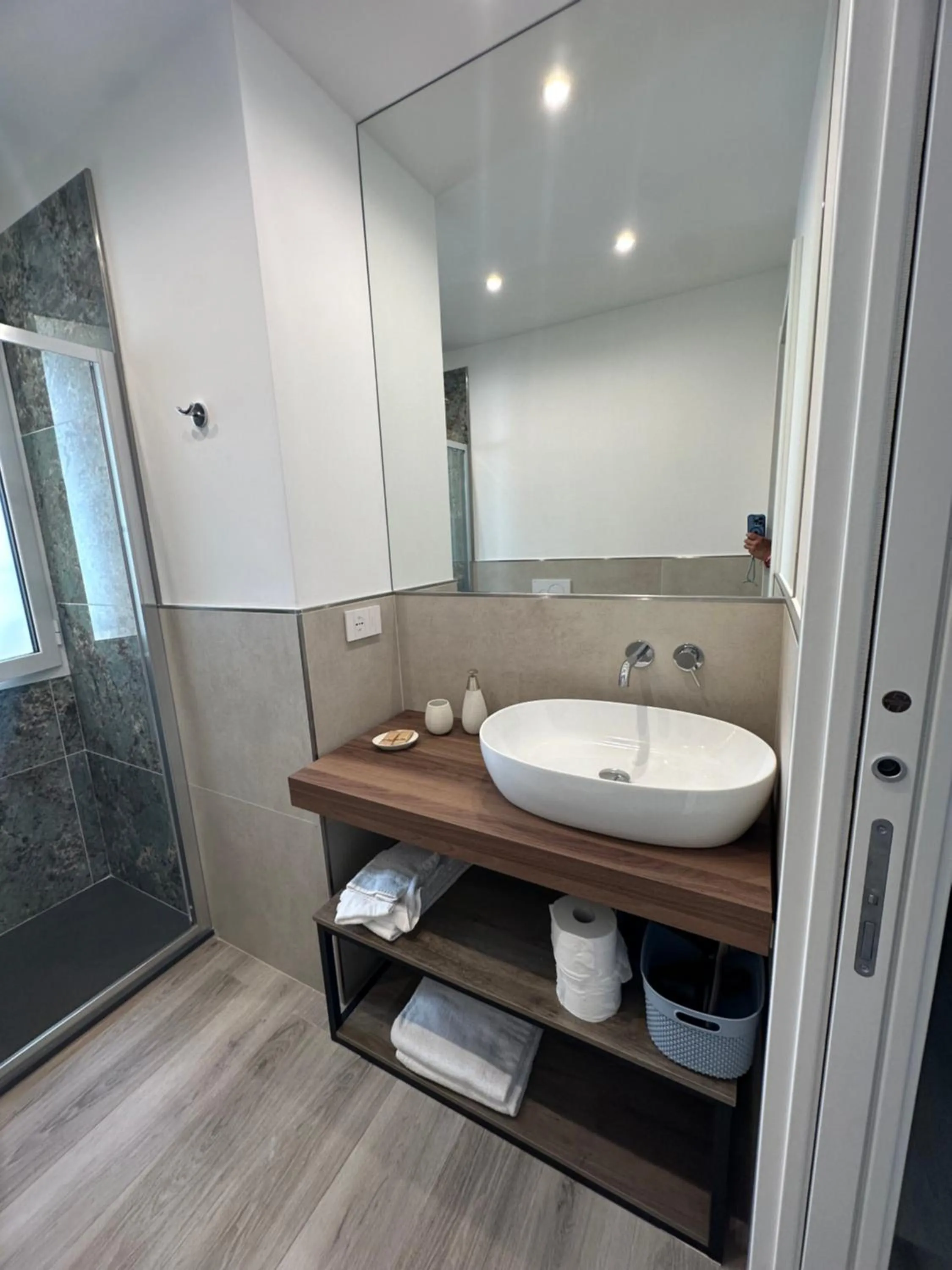 Shower in Hotel Marinella