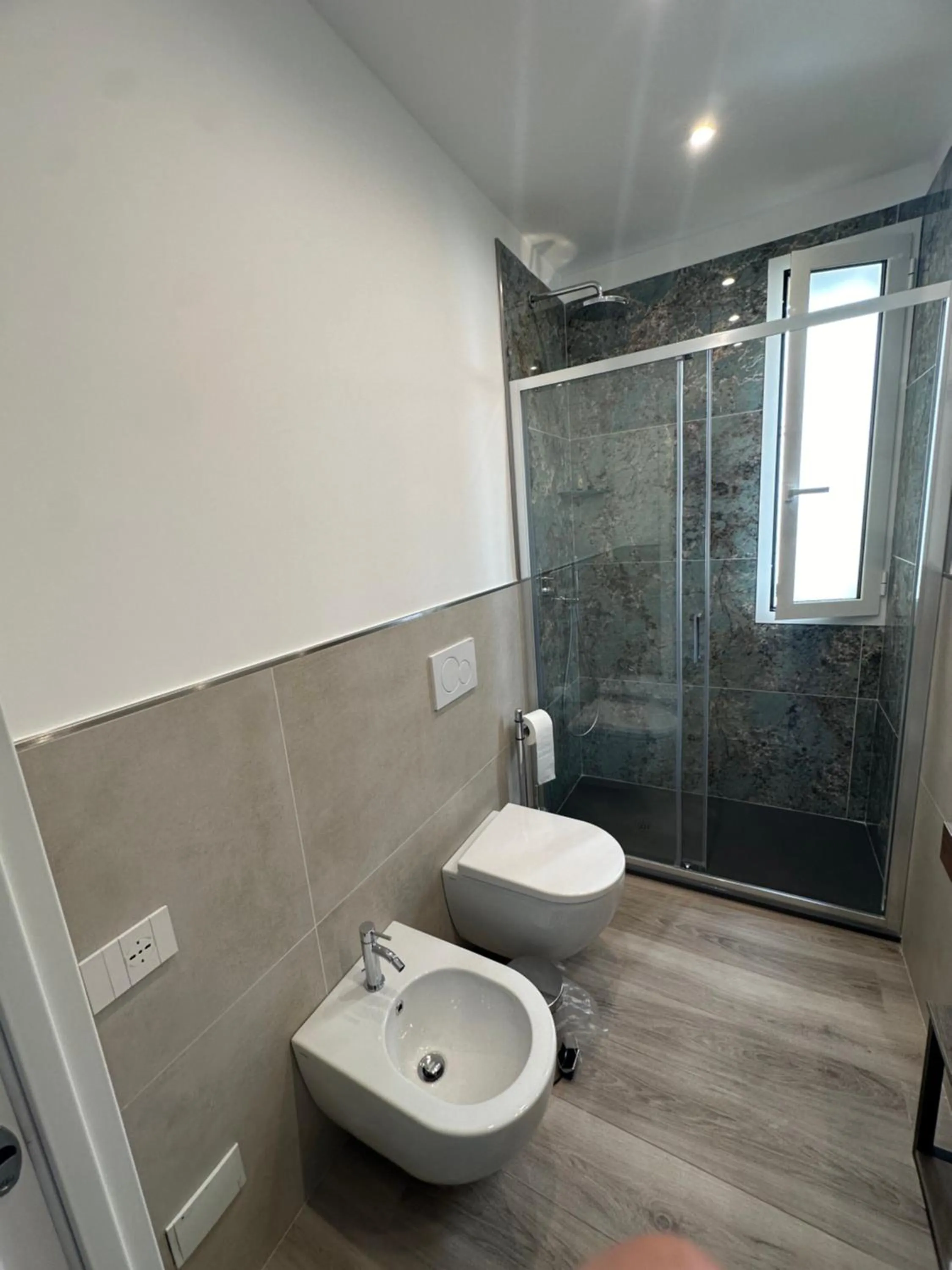 Shower in Hotel Marinella