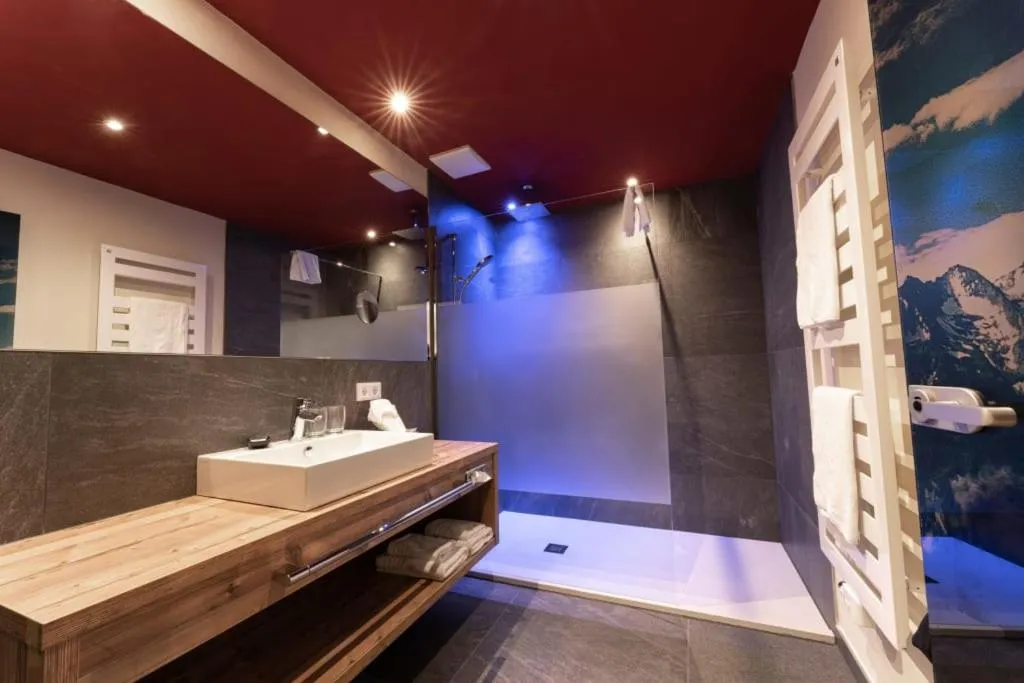 Bathroom in Aparthotel Dorfplatzl Garni Apartments & B&B