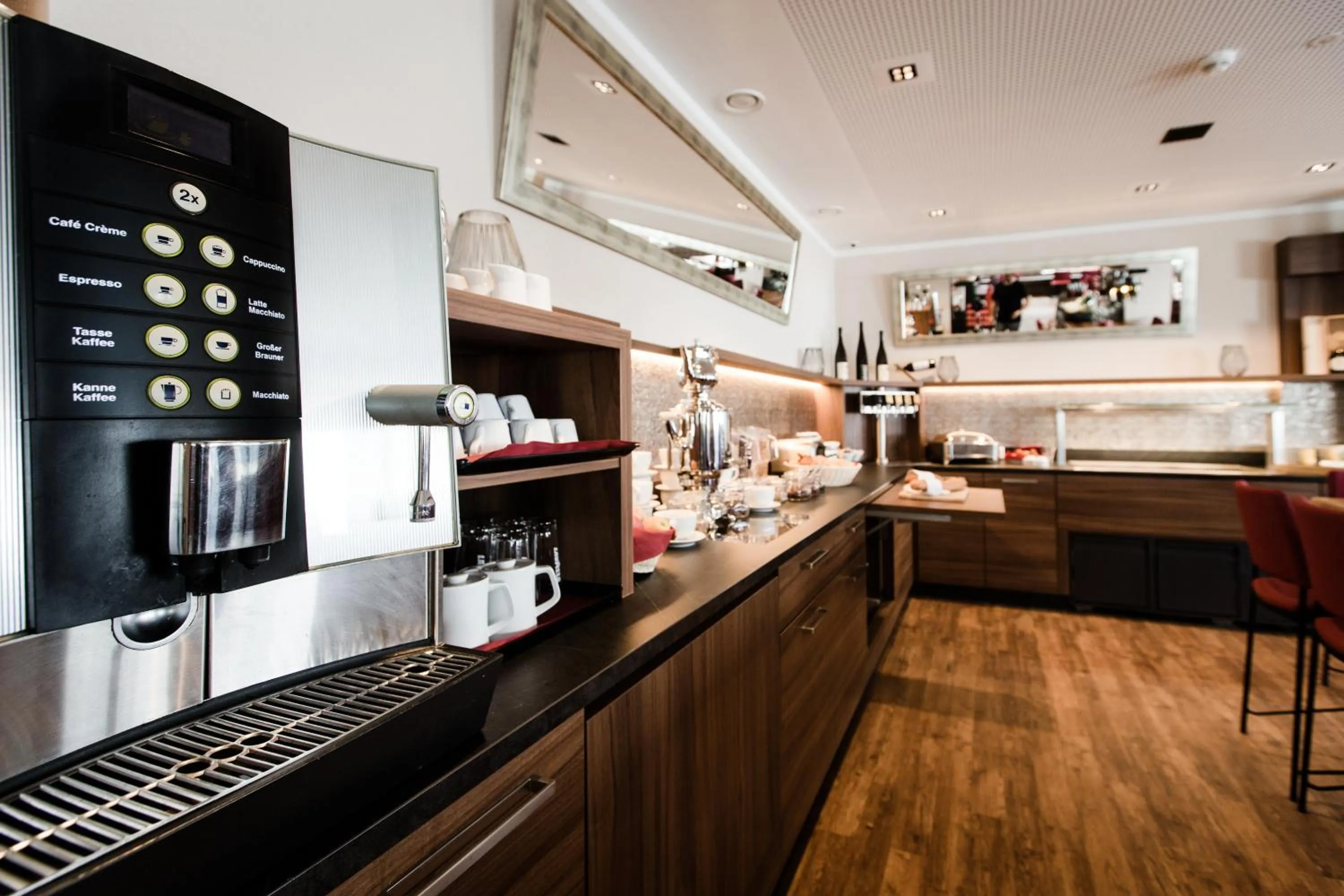 Coffee/tea facilities in Aparthotel Dorfplatzl Garni Apartments & B&B