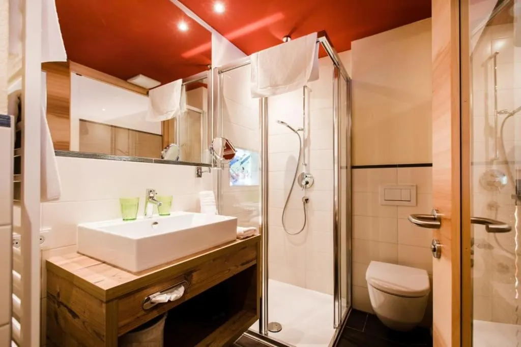 Bathroom in Aparthotel Dorfplatzl Garni Apartments & B&B