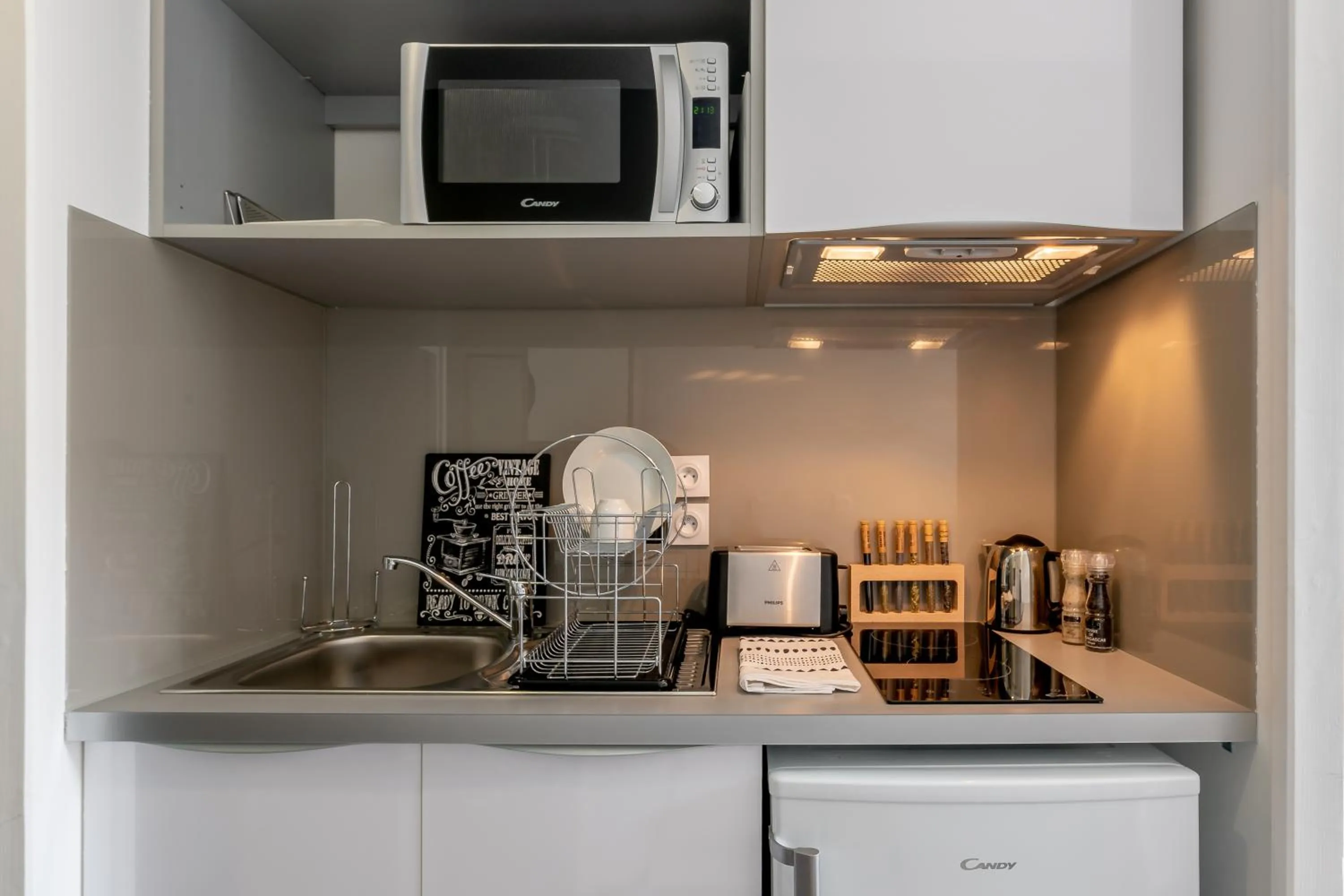 Kitchen or kitchenette in All Suites Appart Hôtel - Bordeaux Centre Gare