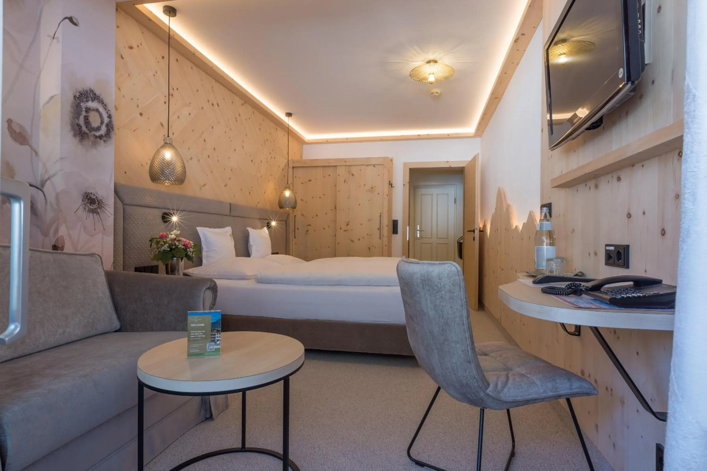 Photo of the whole room, Bed in Hotel St. Georg