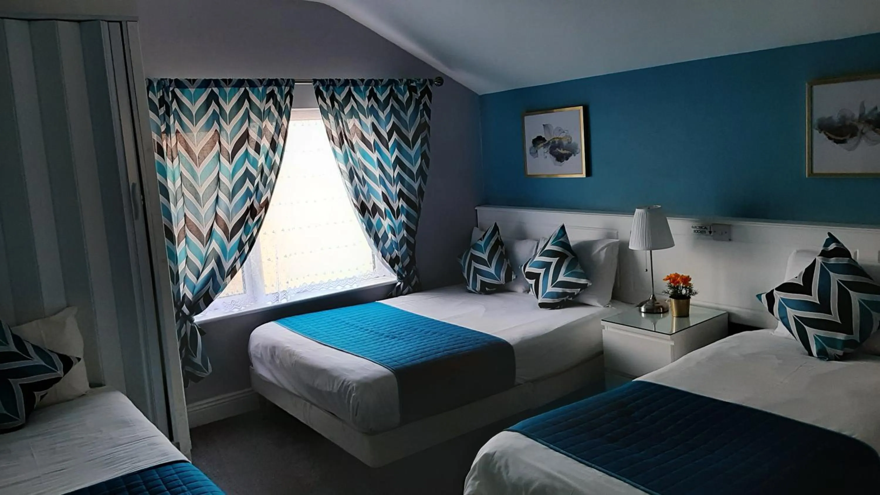 Photo of the whole room, Bed in The 'Rafter's Gastropub