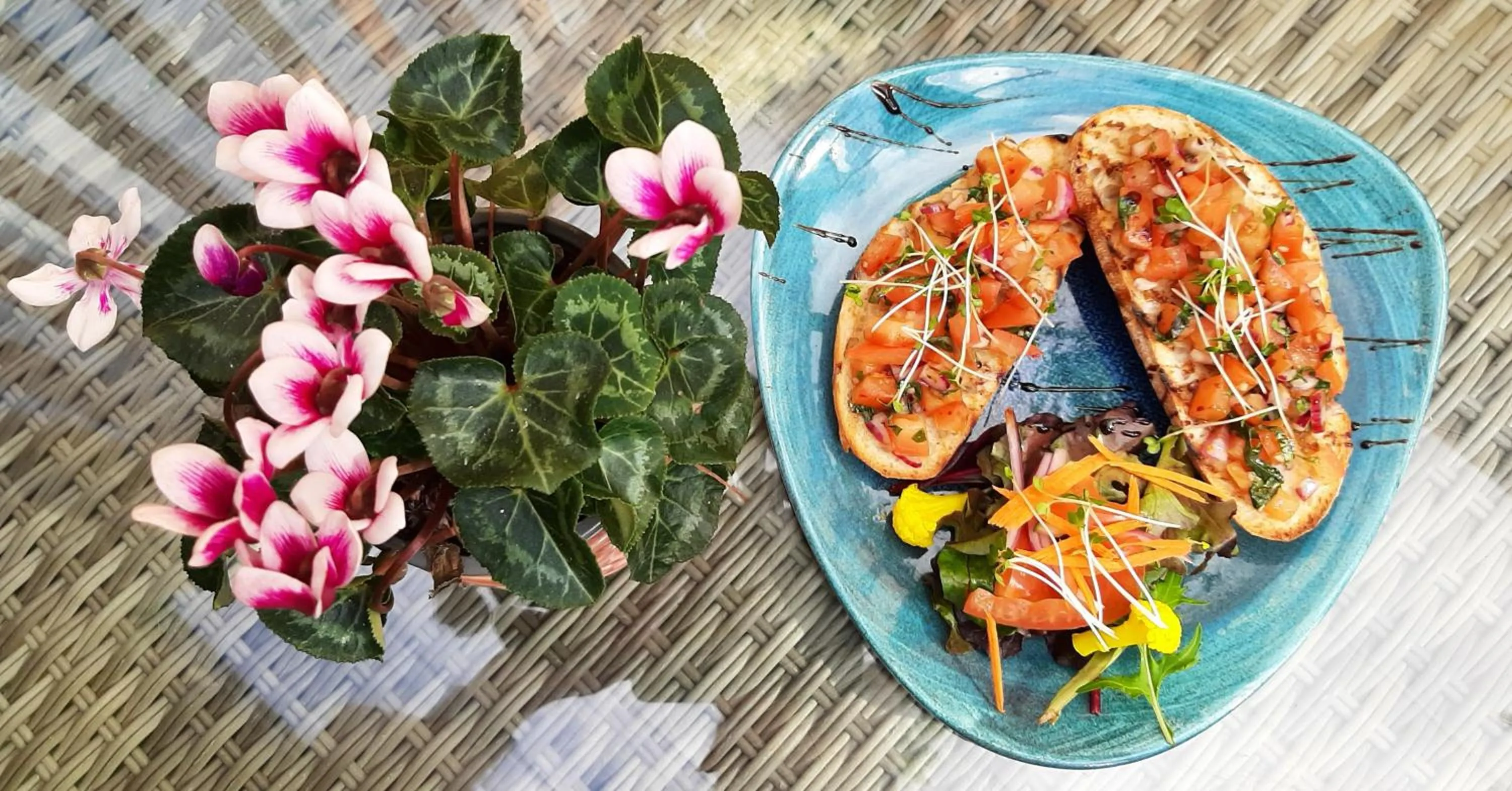 Food in The 'Rafter's Gastropub