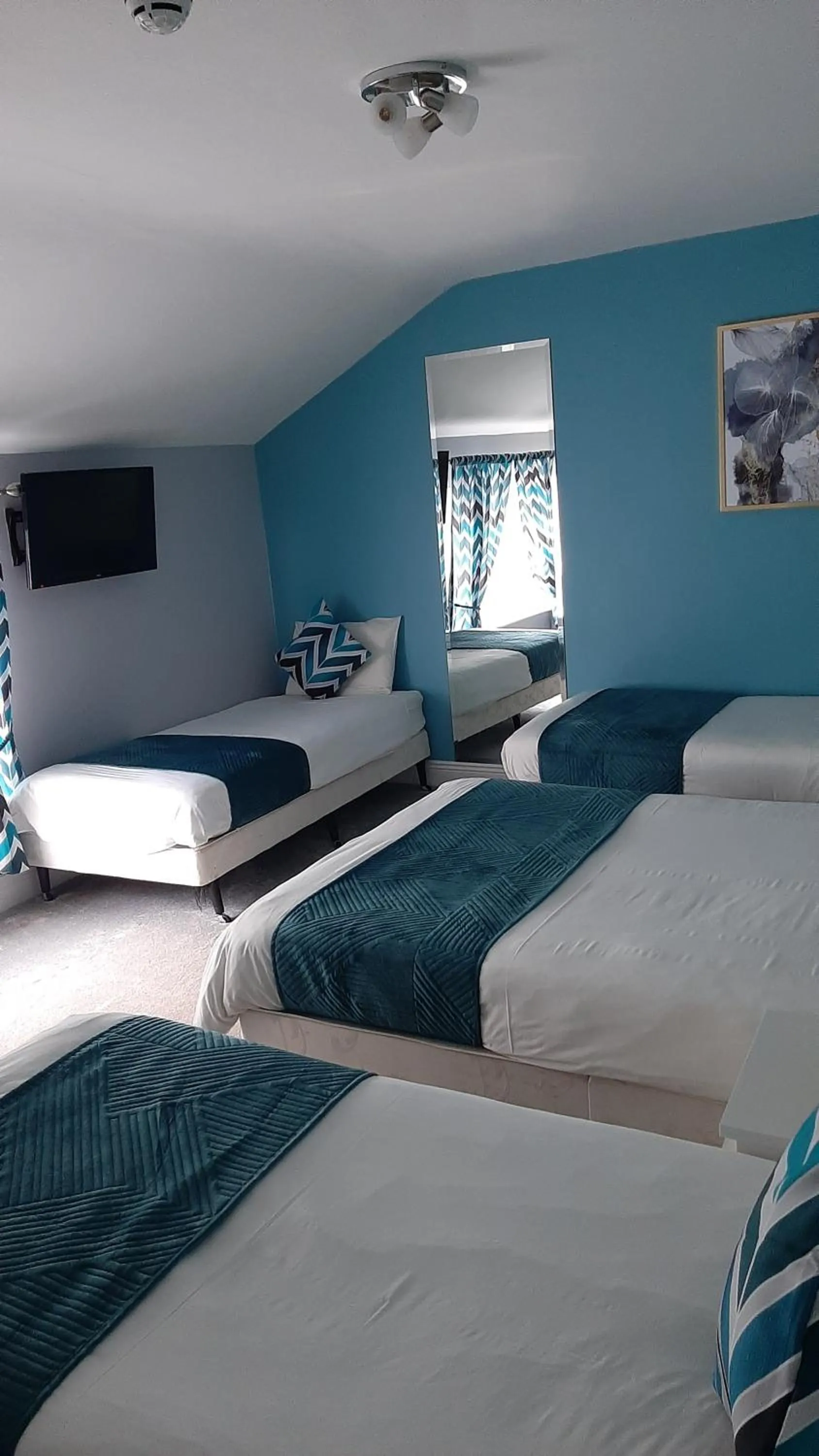 Photo of the whole room, Bed in The 'Rafter's Gastropub