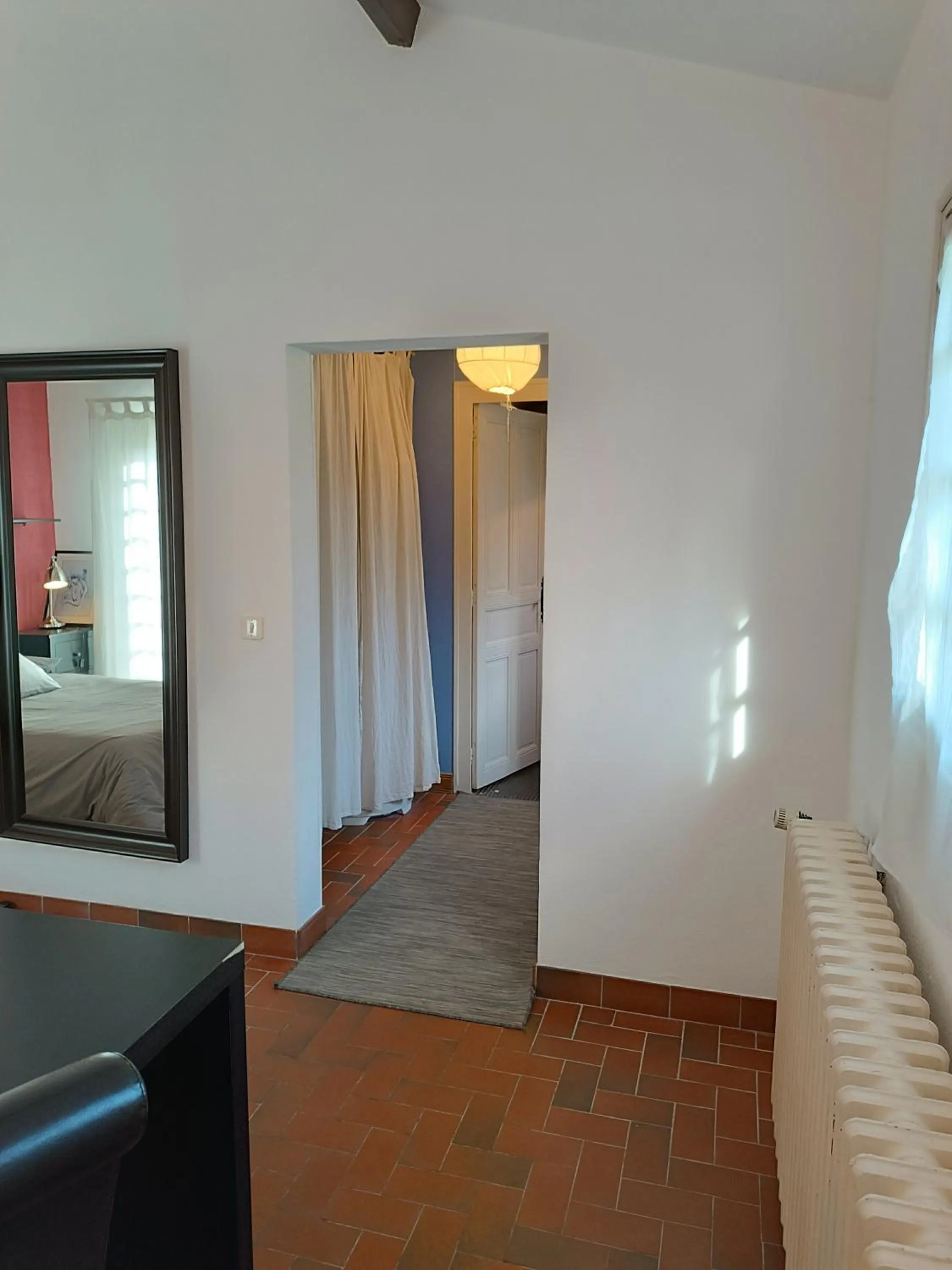 Photo of the whole room in Maison d'hôtes Les Beaux Chenes