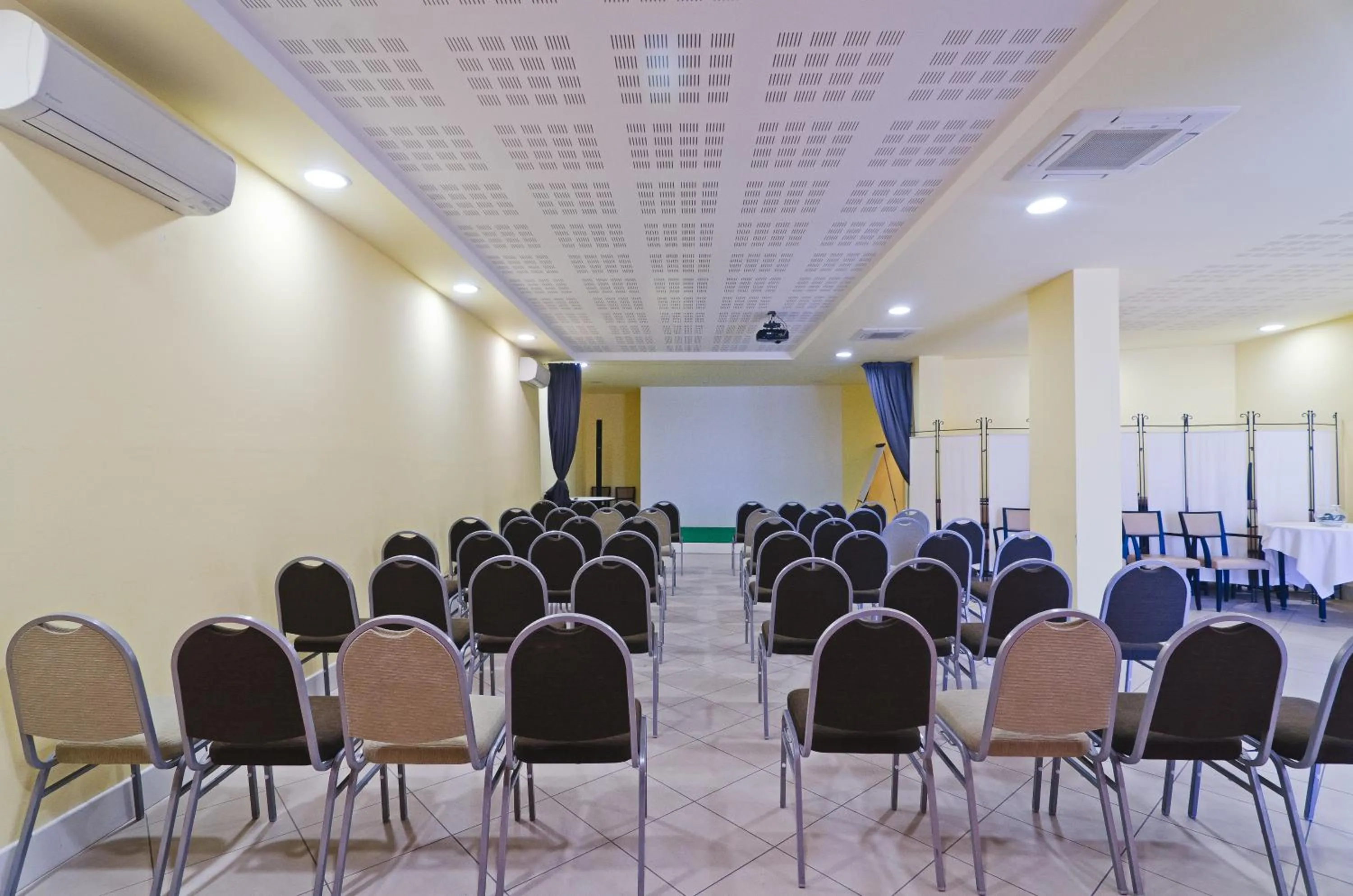 Business facilities in Hotel Riviera dei Fiori