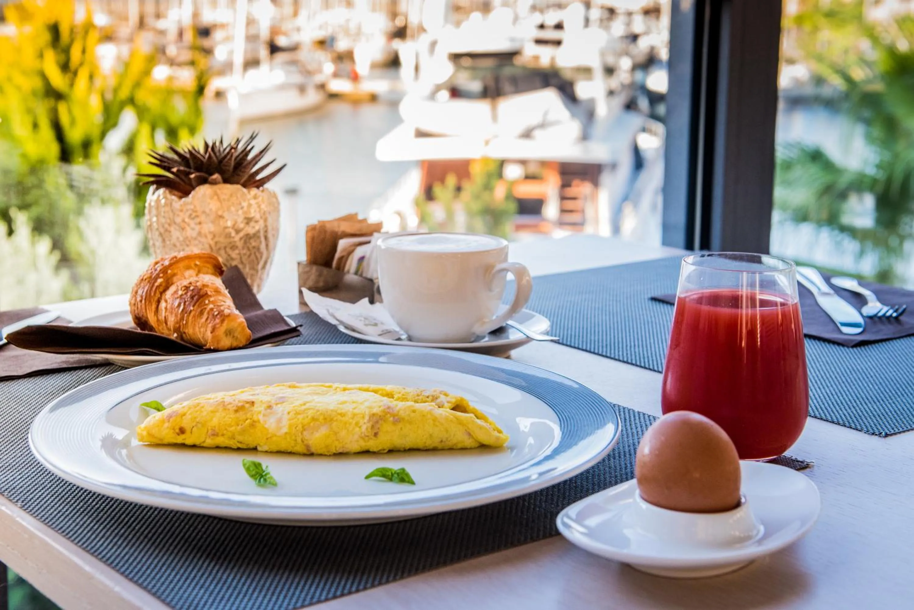 Restaurant/places to eat in Hotel Riviera dei Fiori