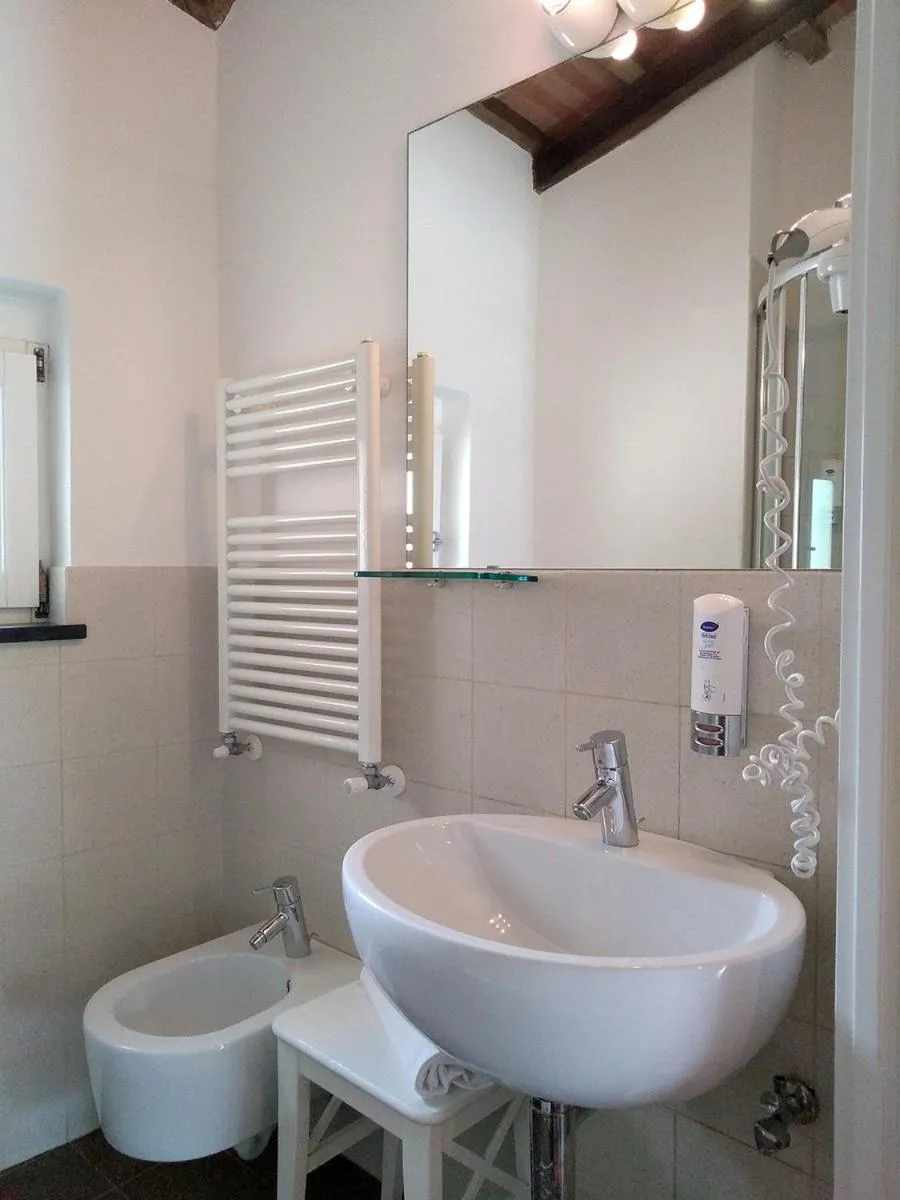 Bathroom in Hotel Gianni Franzi